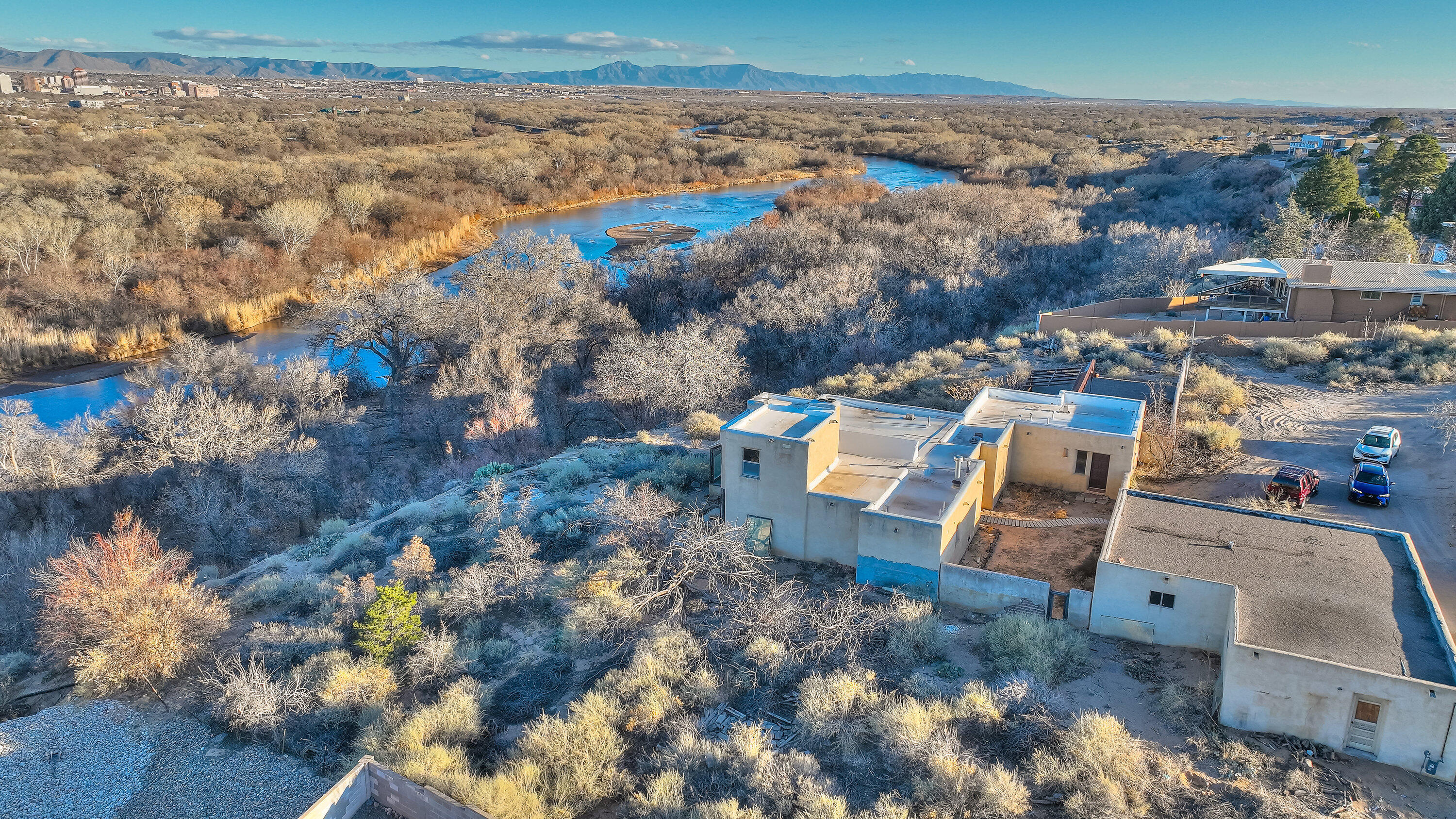 3805 RIVERVIEW Road NW