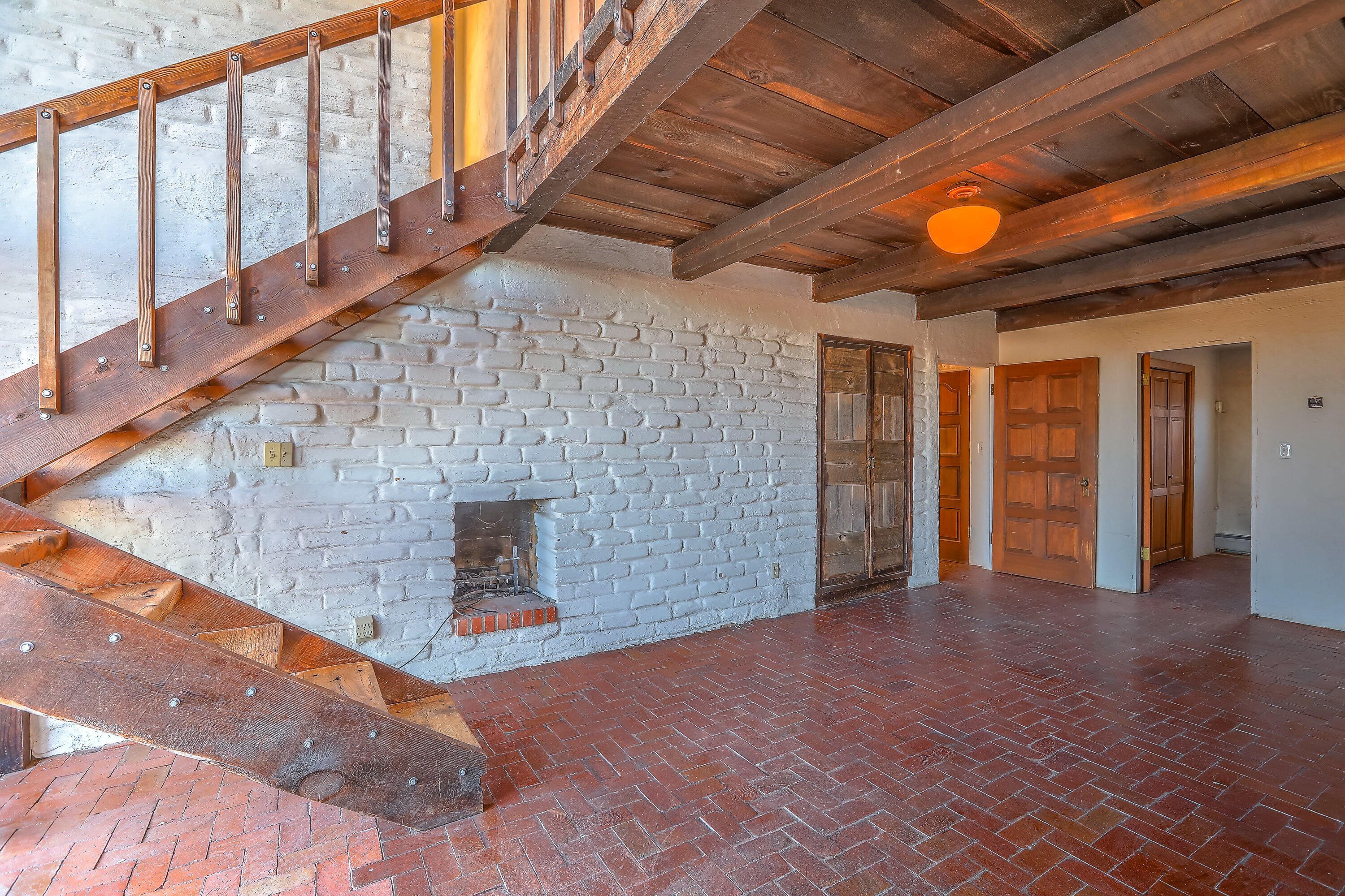 3805 RIVERVIEW Road NW