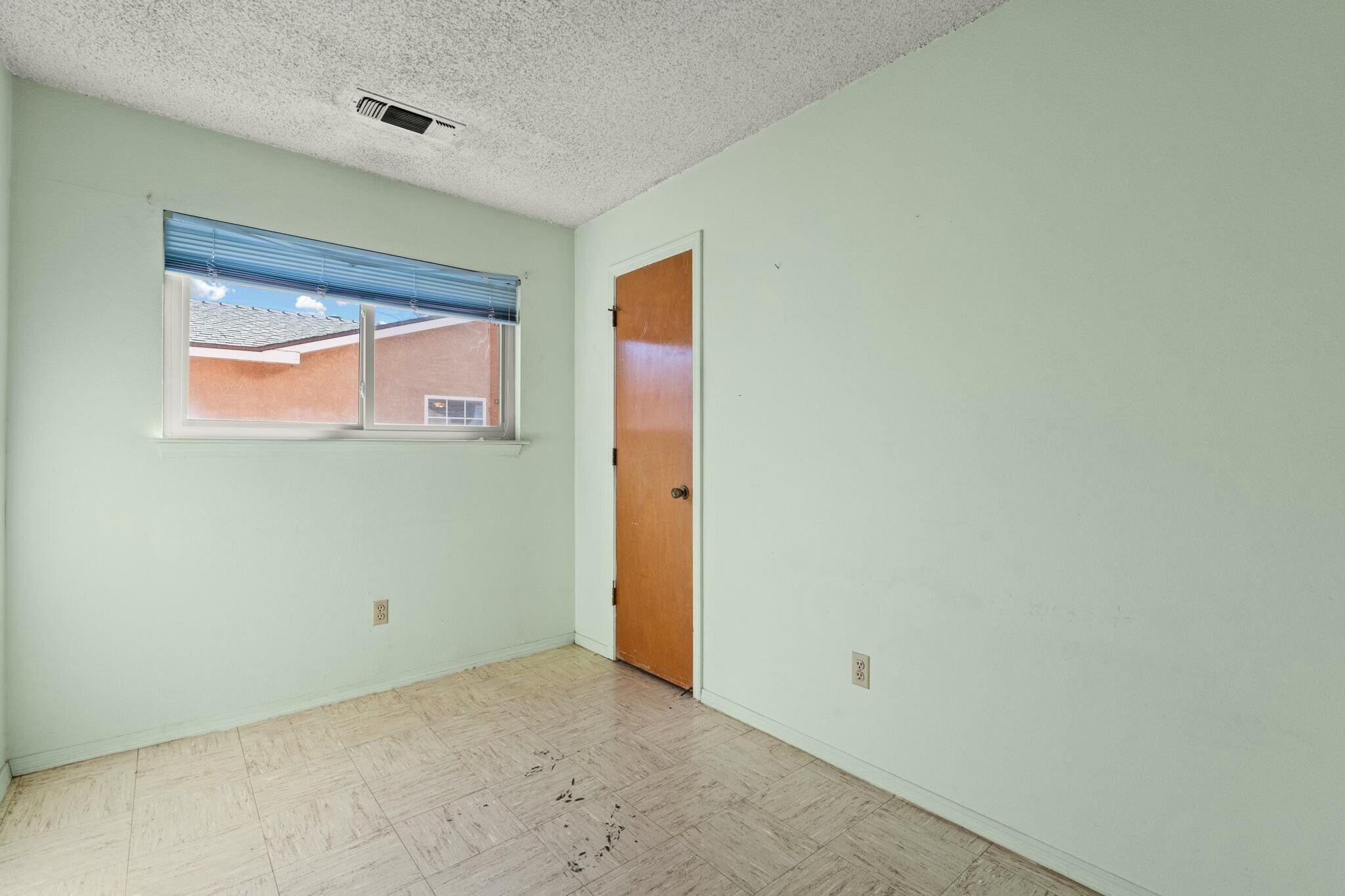 1809 KIRBY Court NE