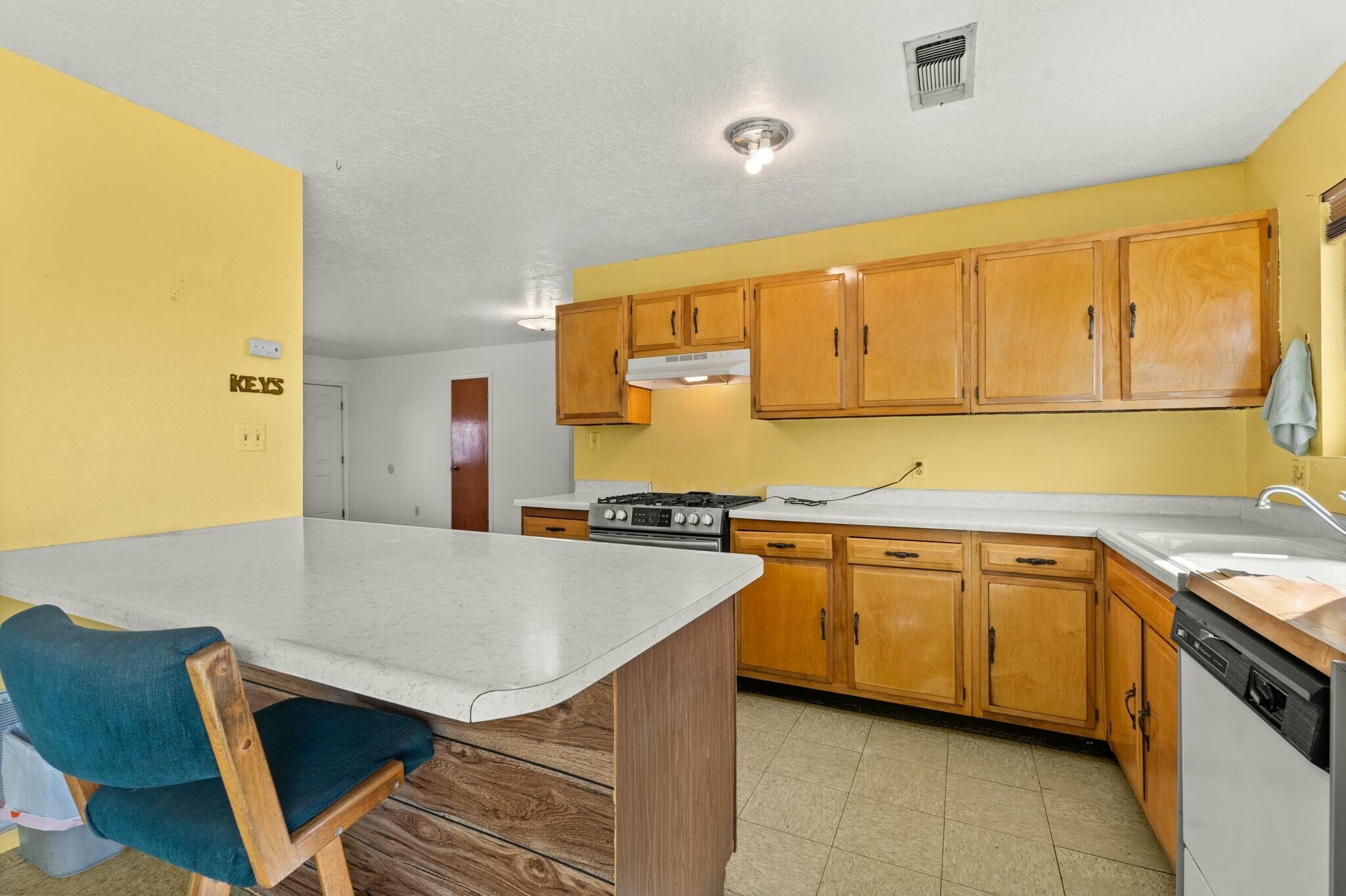 1809 KIRBY Court NE