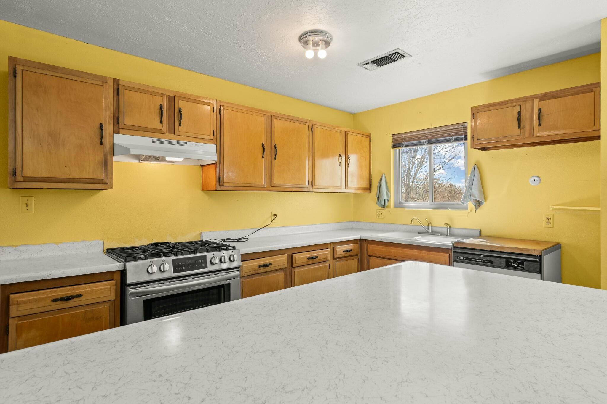 1809 KIRBY Court NE