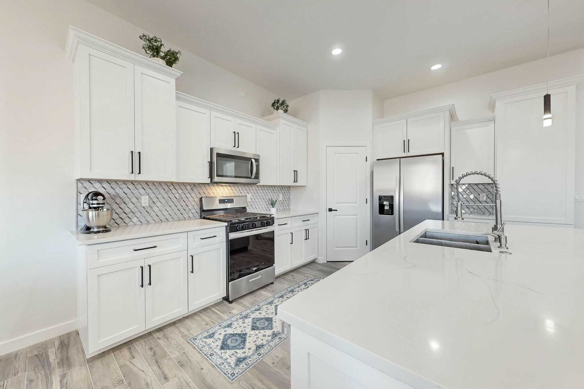 201 4th Avenue SW
