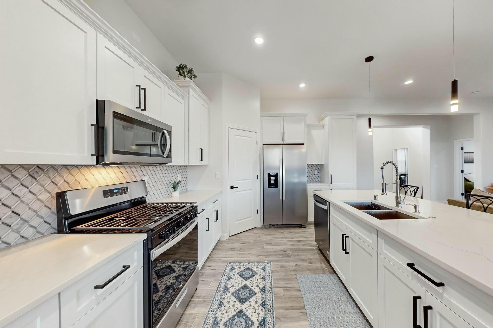201 4th Avenue SW