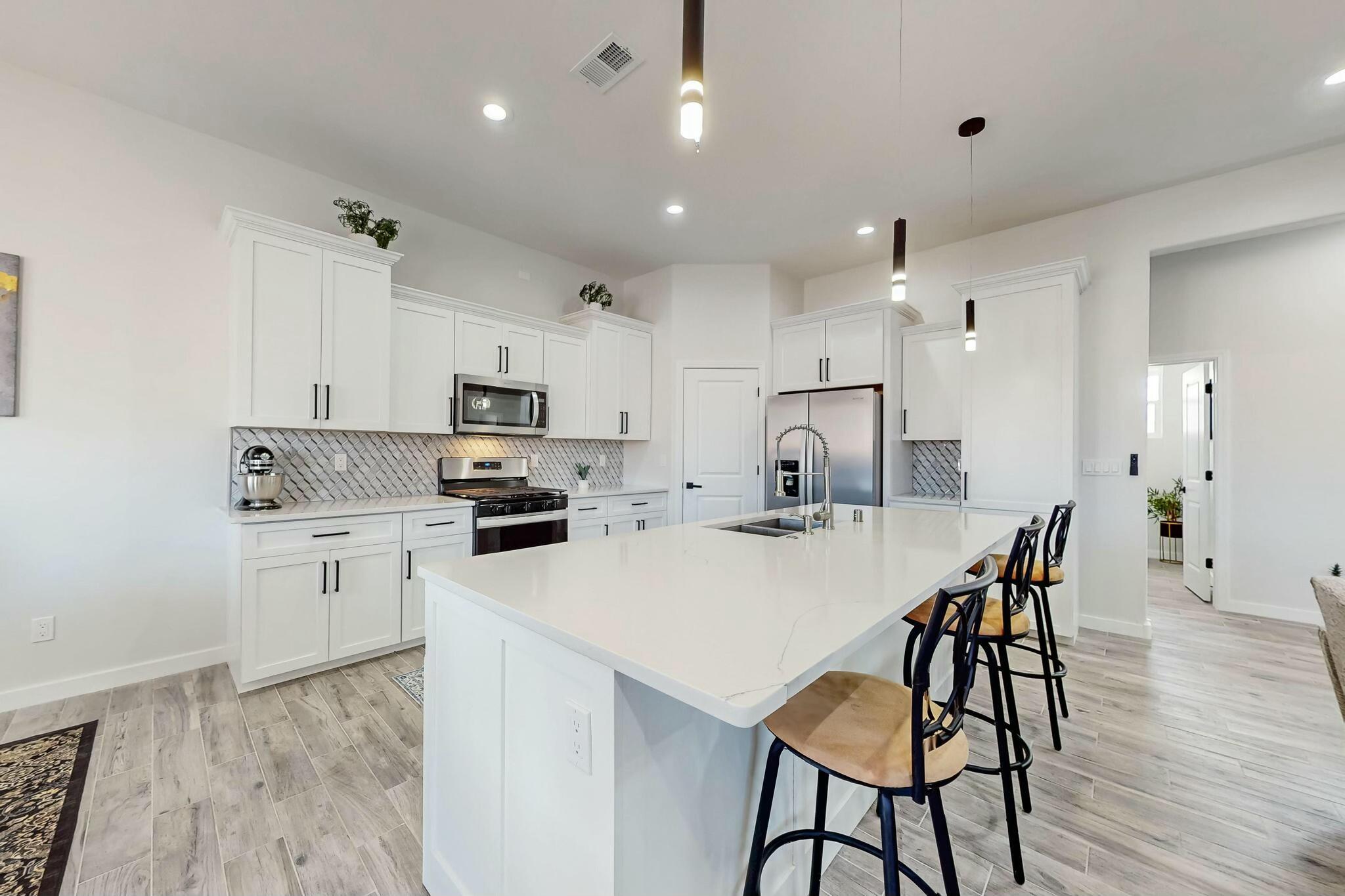 201 4th Avenue SW
