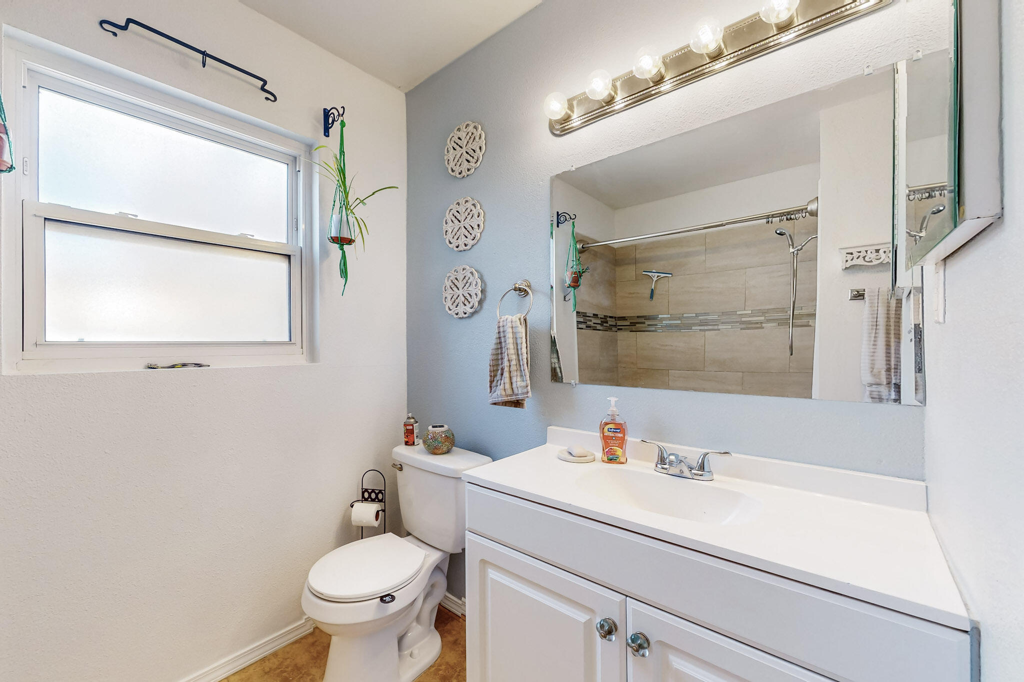 2800 TEXAS Street NE