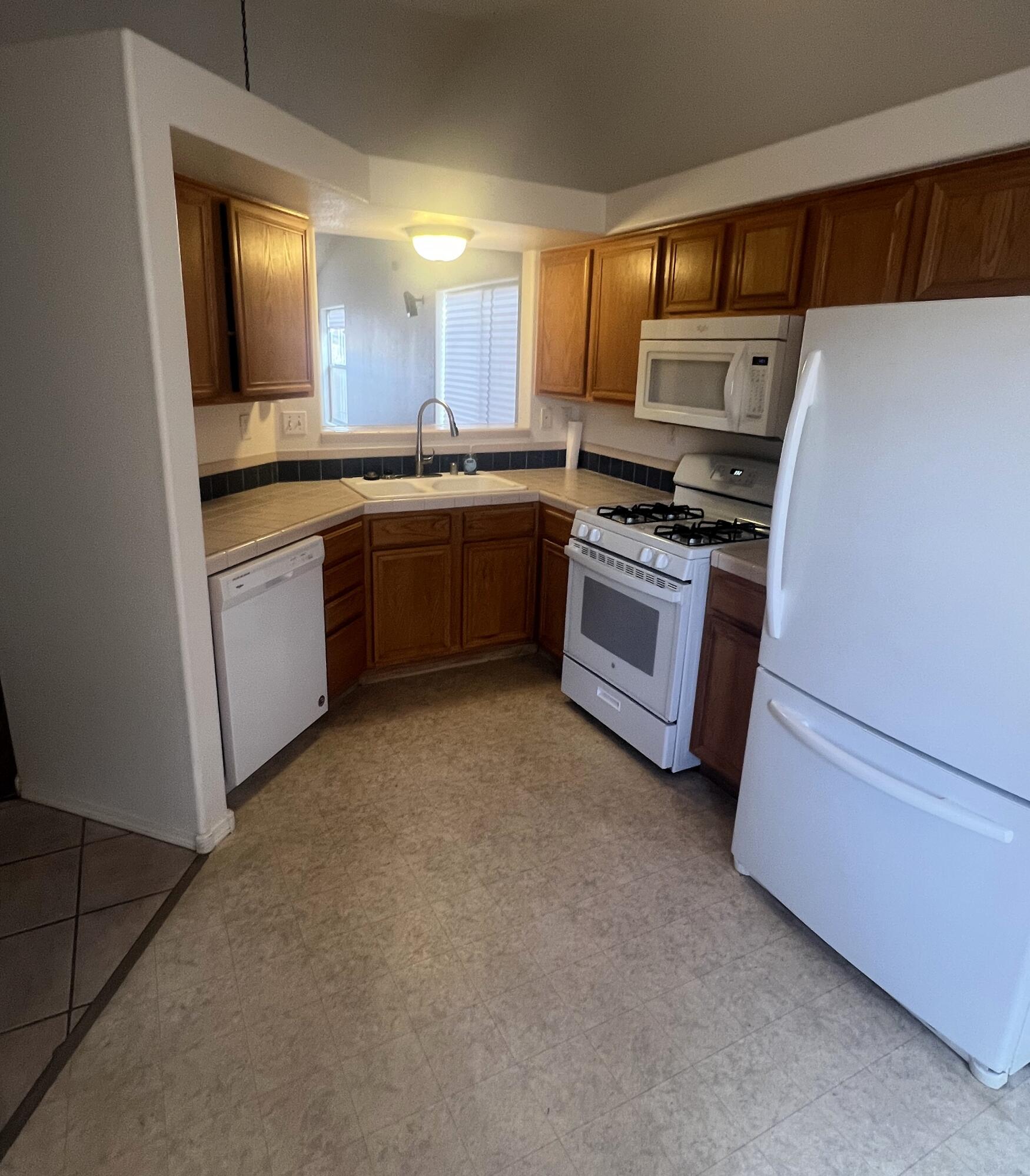 1066 AVENIDA LAS VISTAS NW