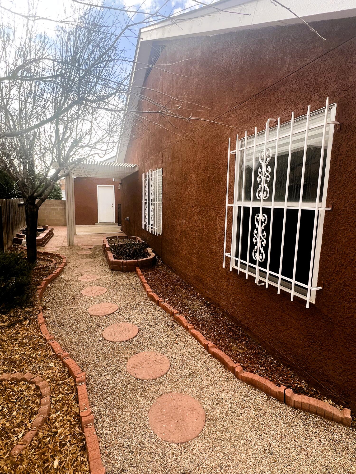 1066 AVENIDA LAS VISTAS NW