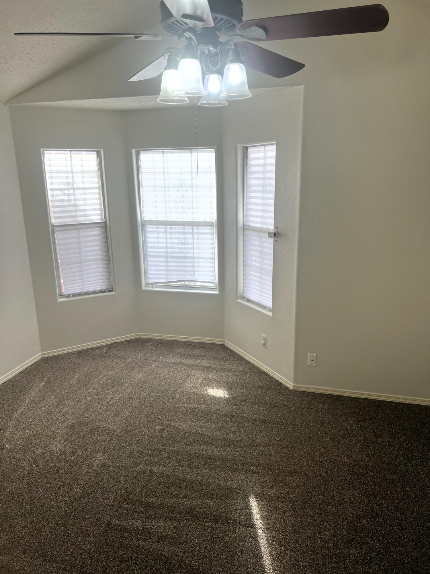 1066 AVENIDA LAS VISTAS NW