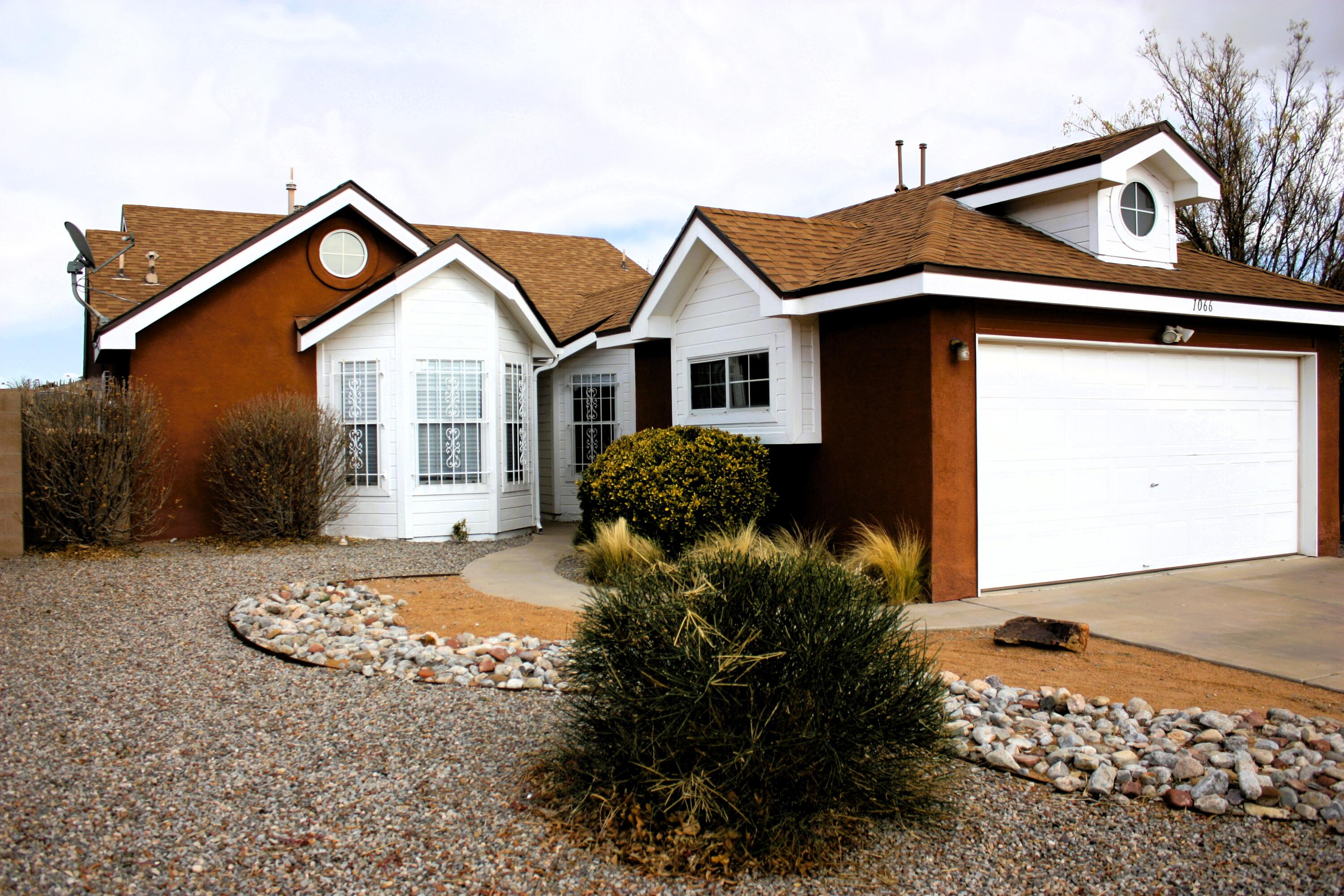 1066 AVENIDA LAS VISTAS NW