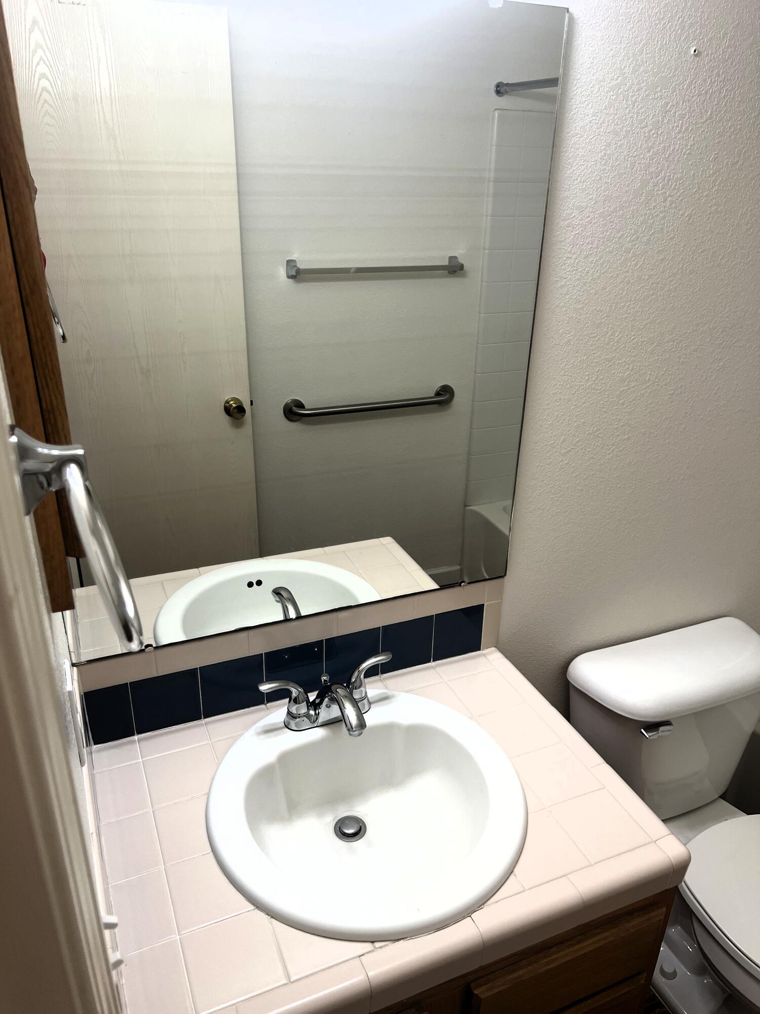 1066 AVENIDA LAS VISTAS NW