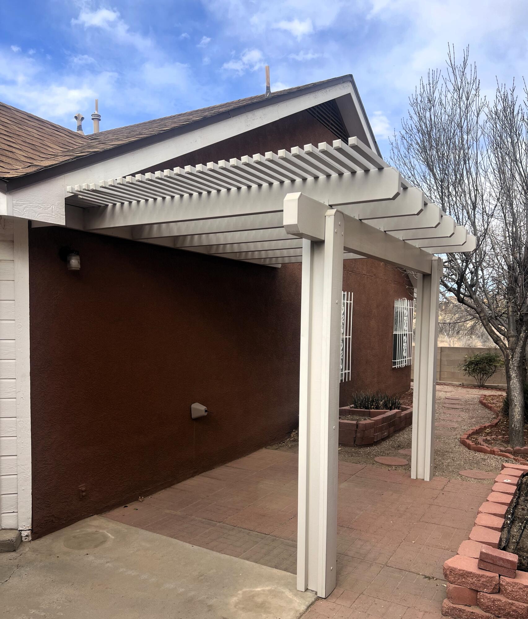 1066 AVENIDA LAS VISTAS NW