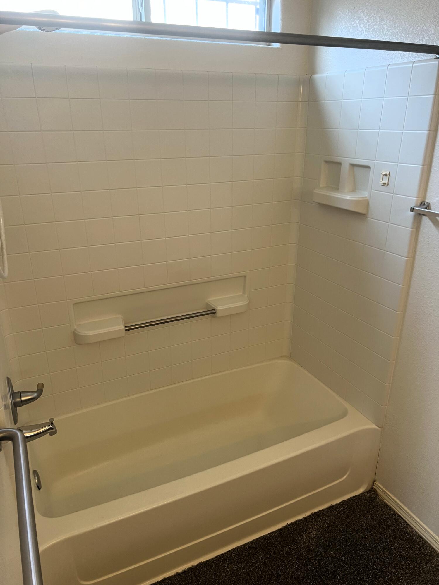 1066 AVENIDA LAS VISTAS NW