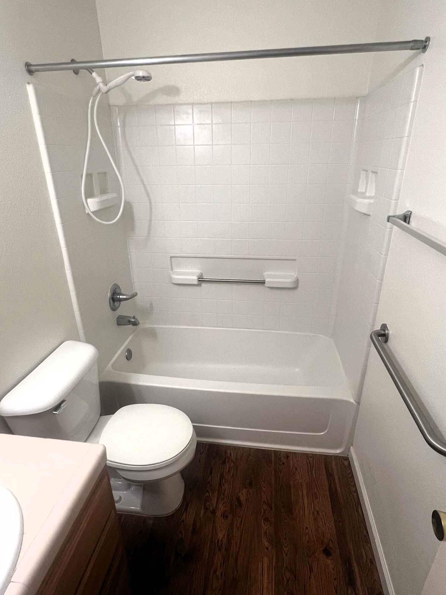 1066 AVENIDA LAS VISTAS NW