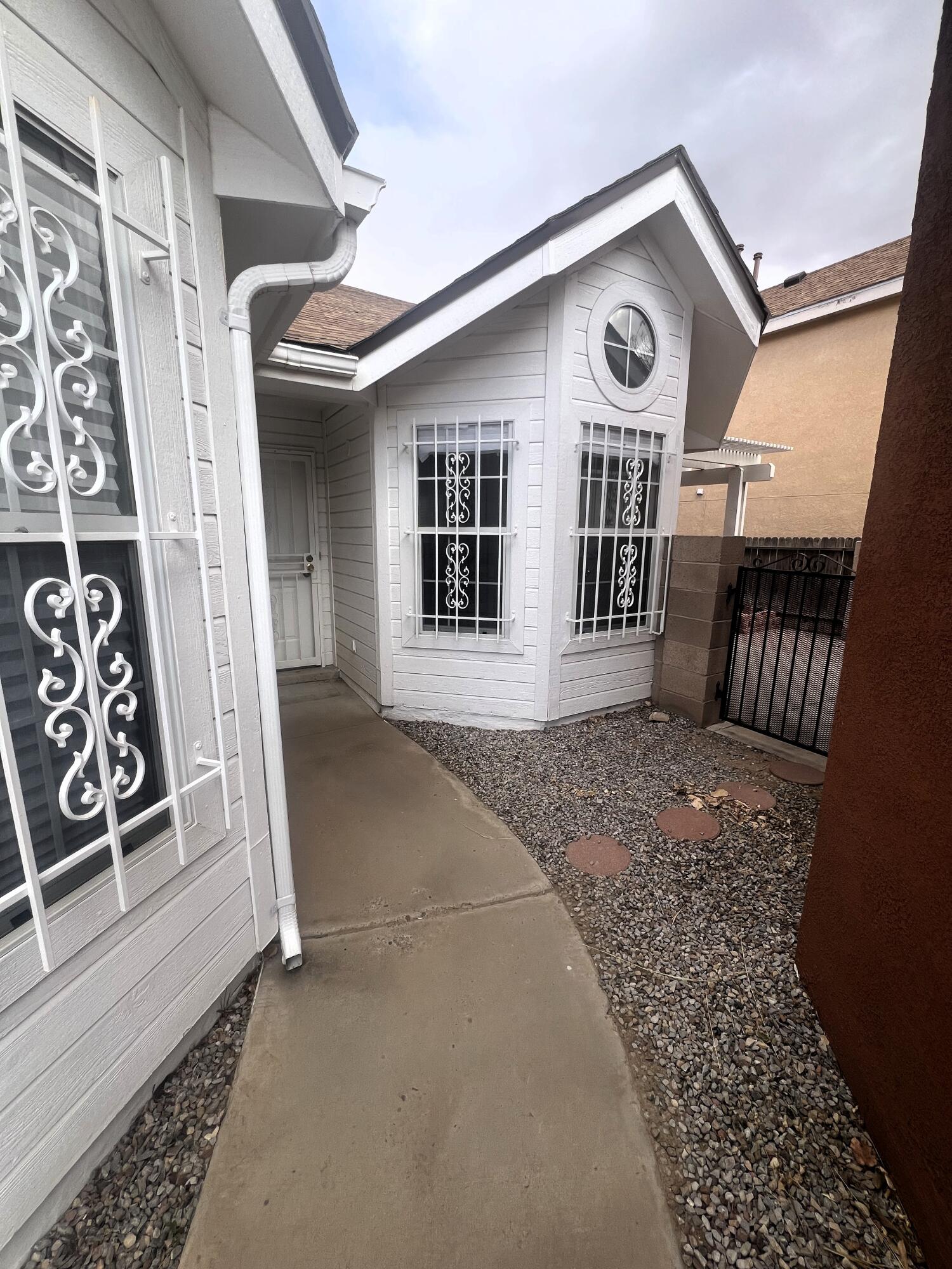 1066 AVENIDA LAS VISTAS NW