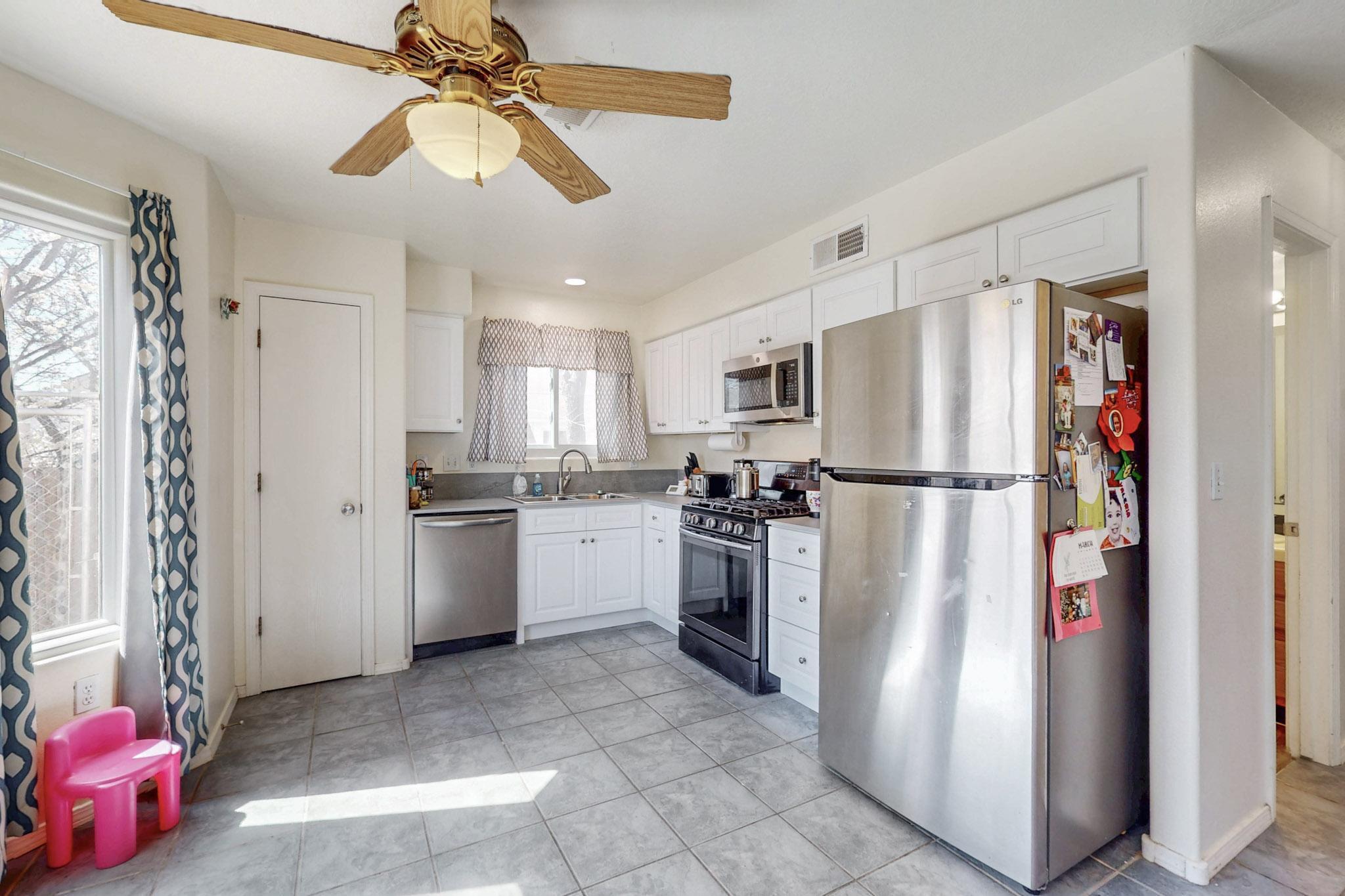 1601 AVENIDA DE PAZ NW