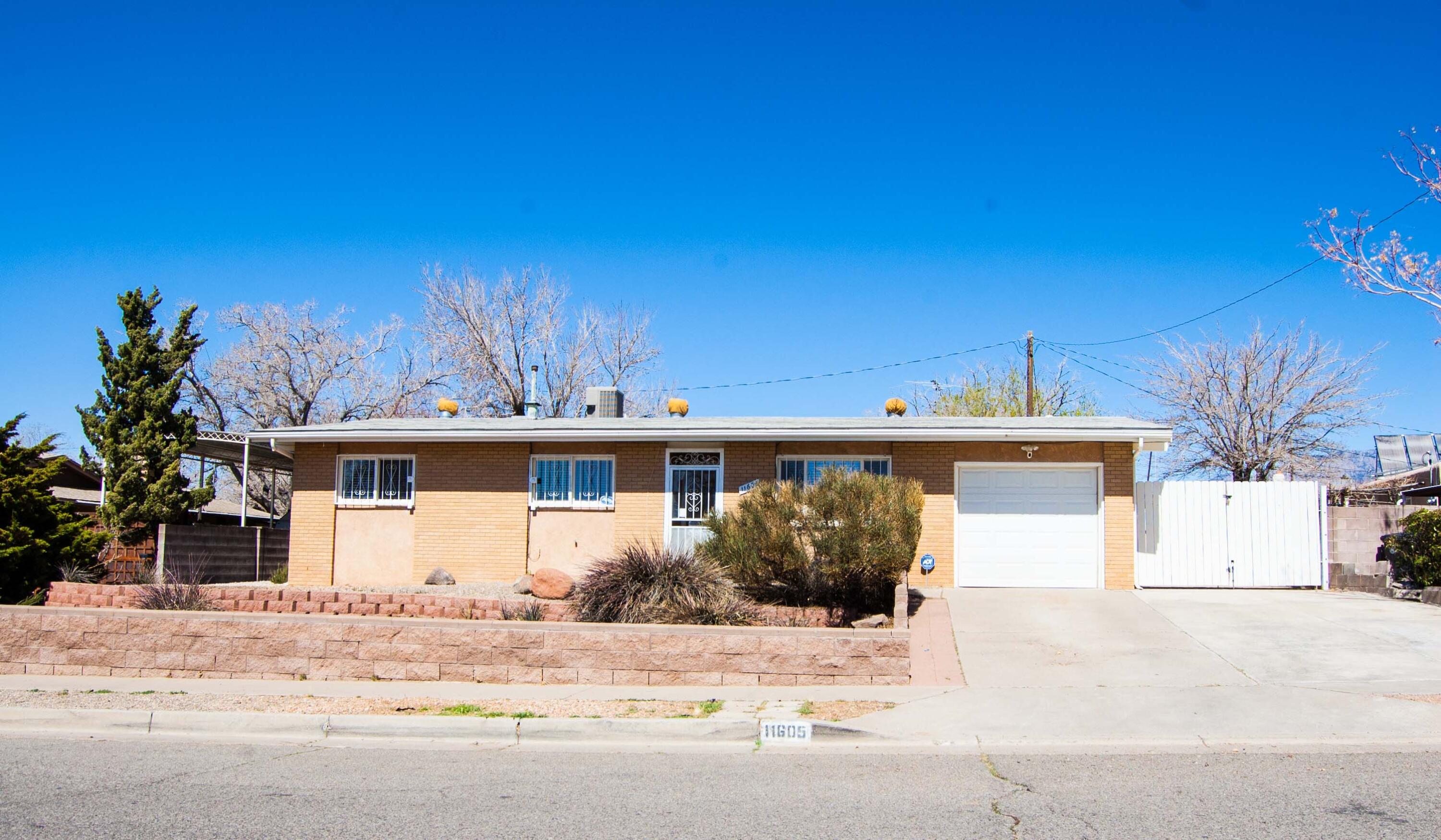 11605 COPPER Avenue NE