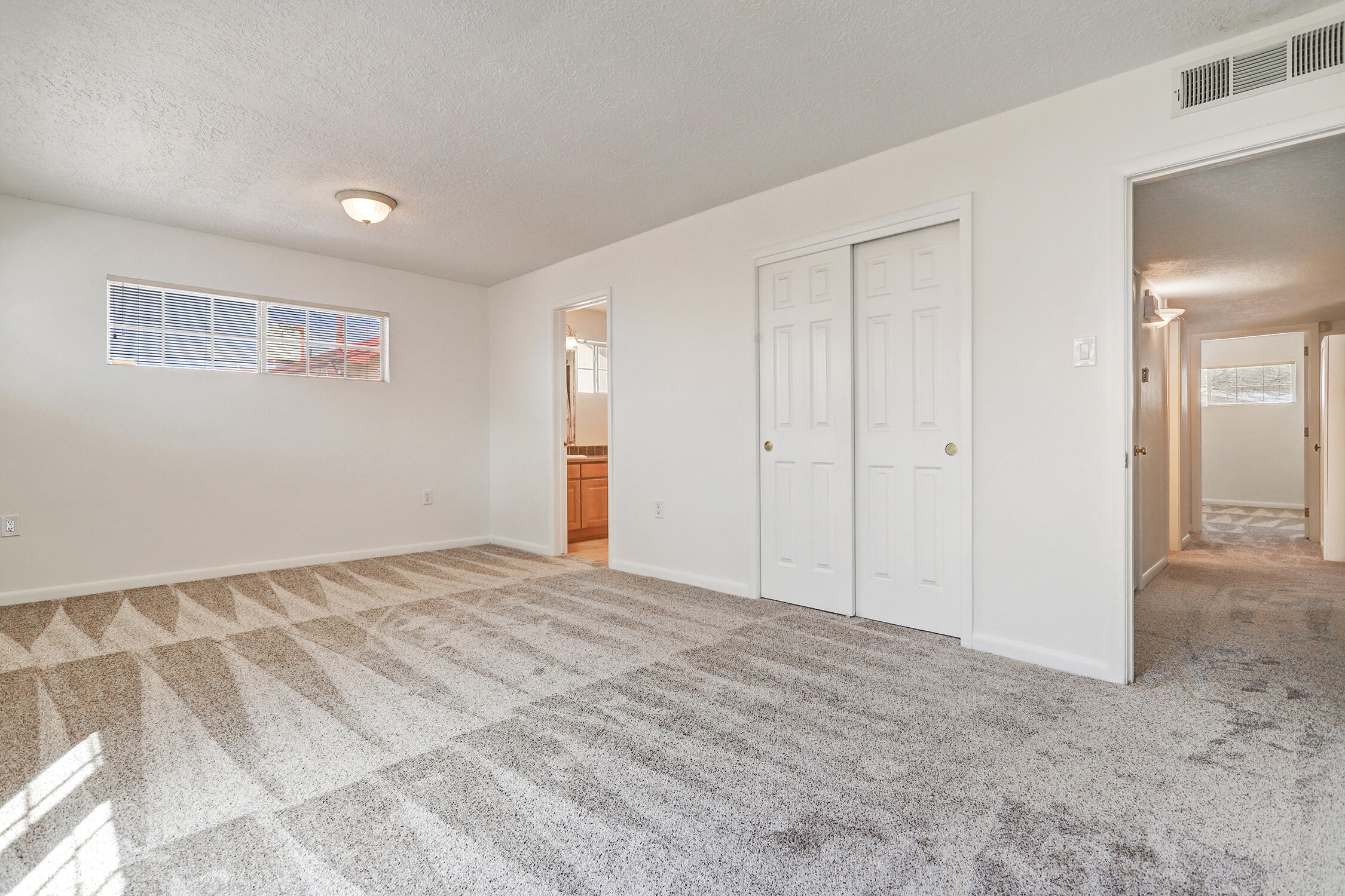 2612 ORO VISTA Road NW