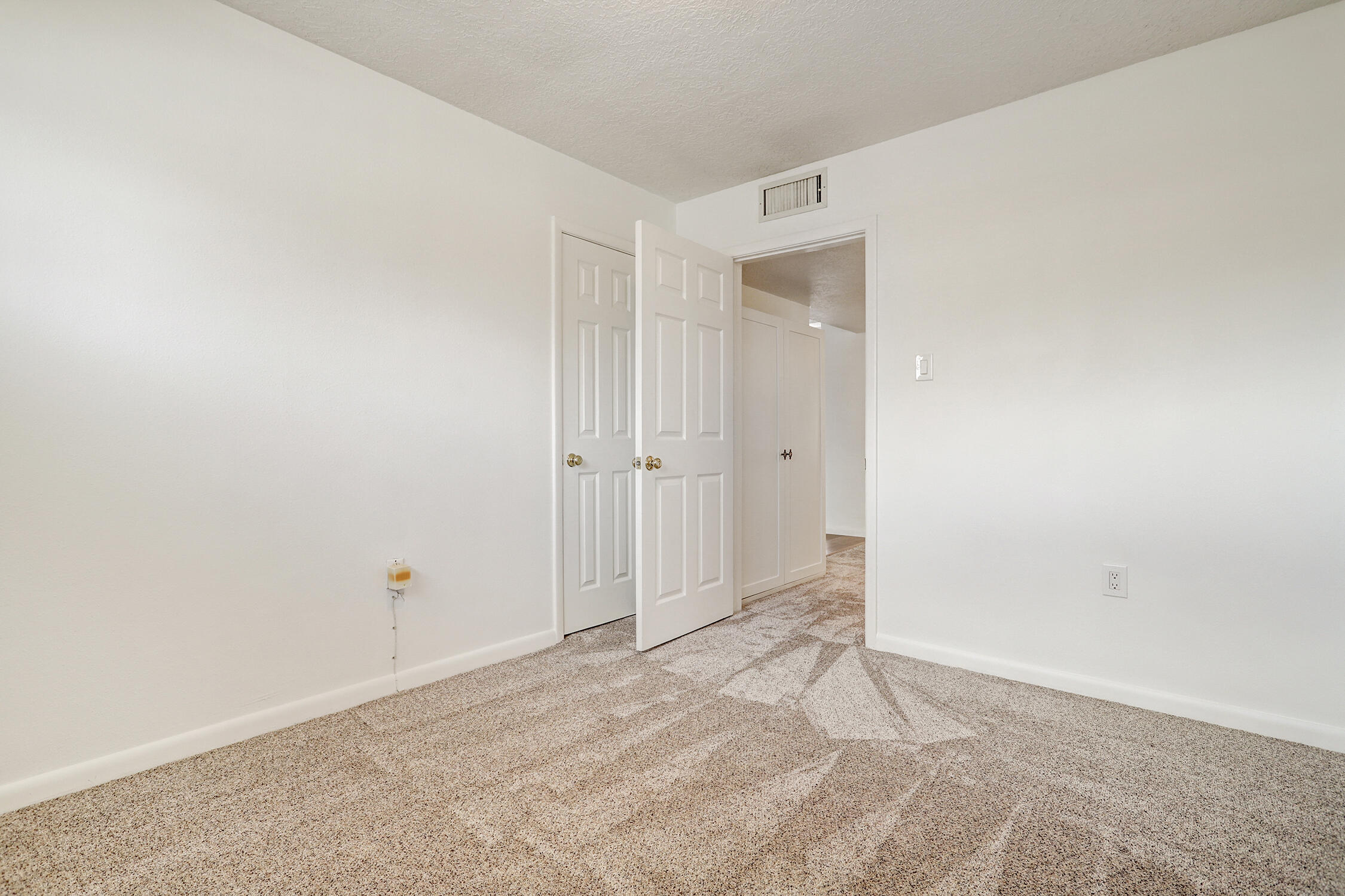 2612 ORO VISTA Road NW