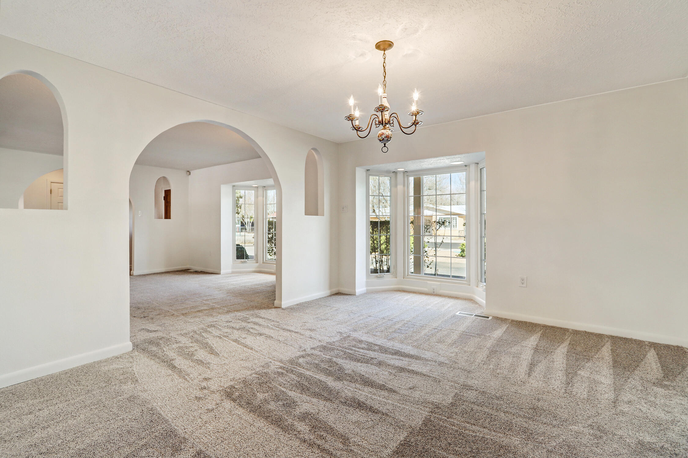 2612 ORO VISTA Road NW