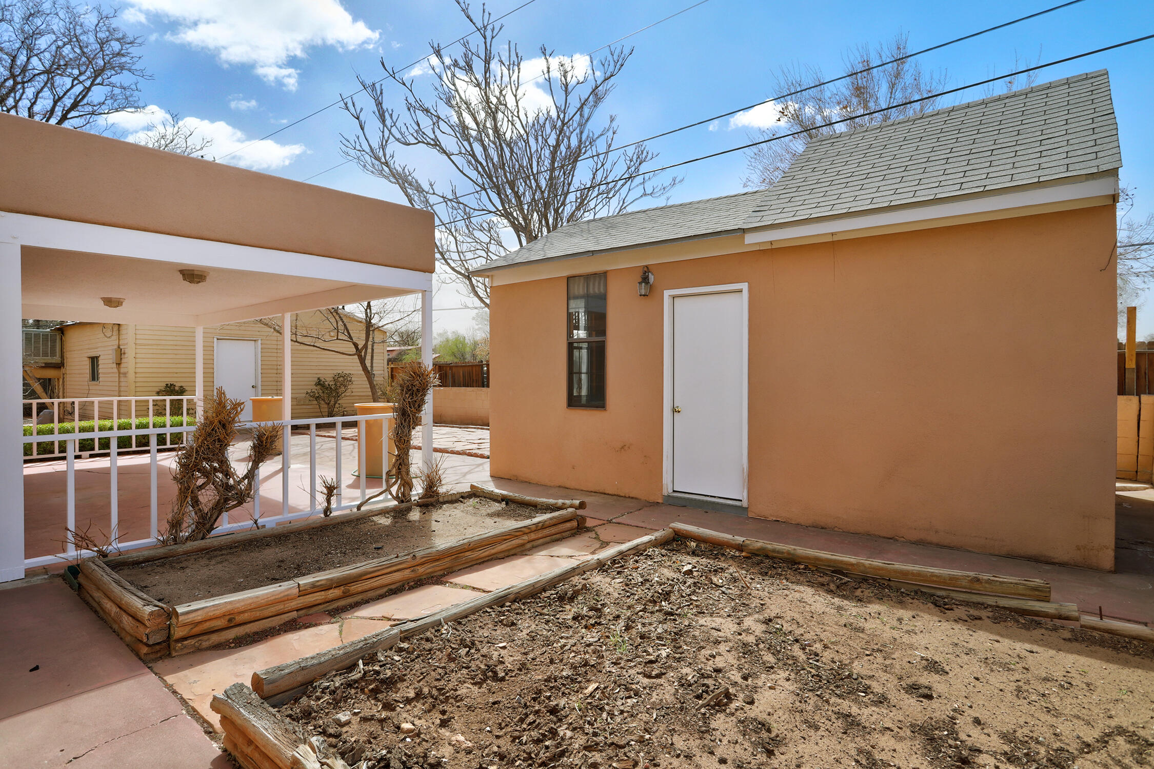 2612 ORO VISTA Road NW