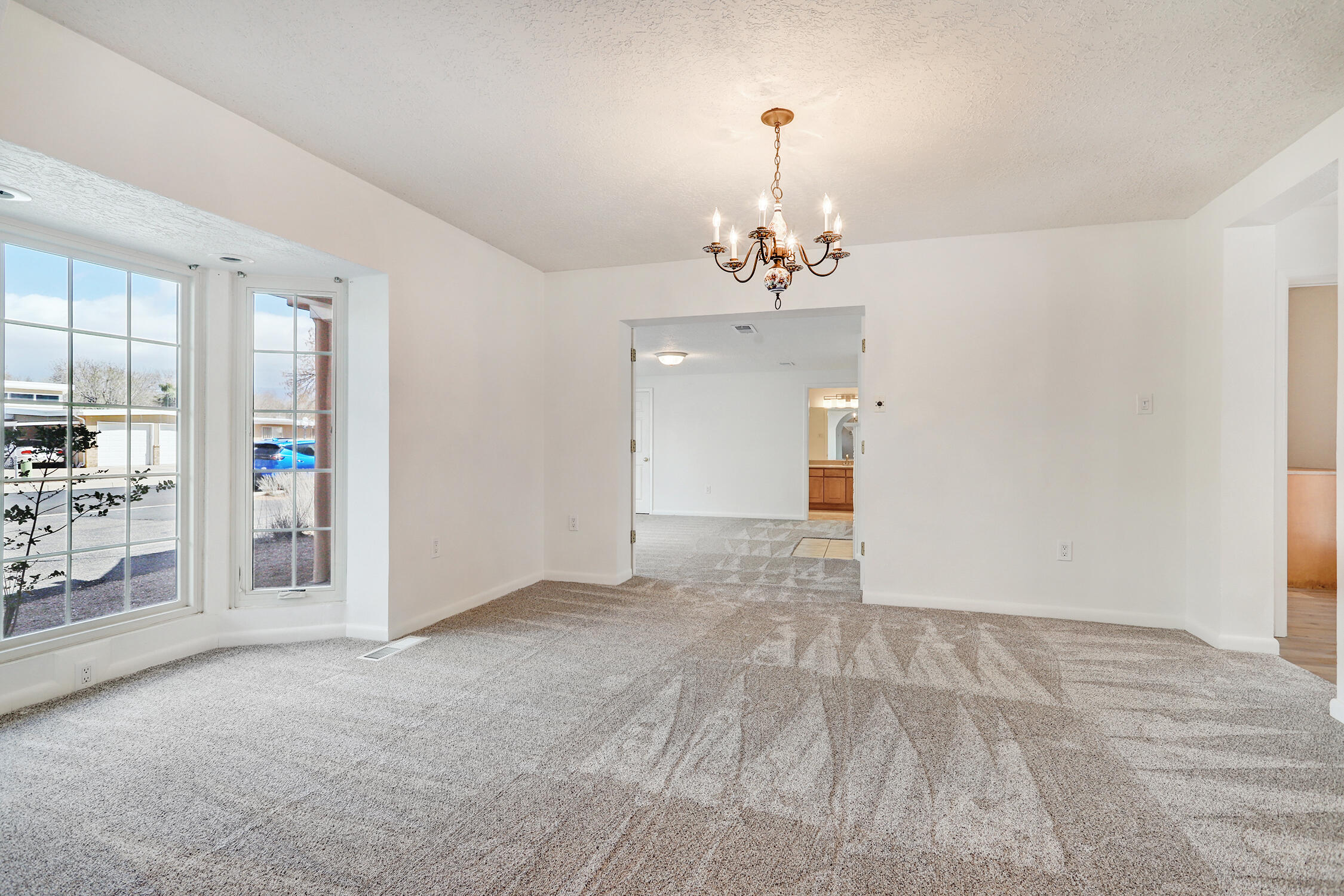 2612 ORO VISTA Road NW