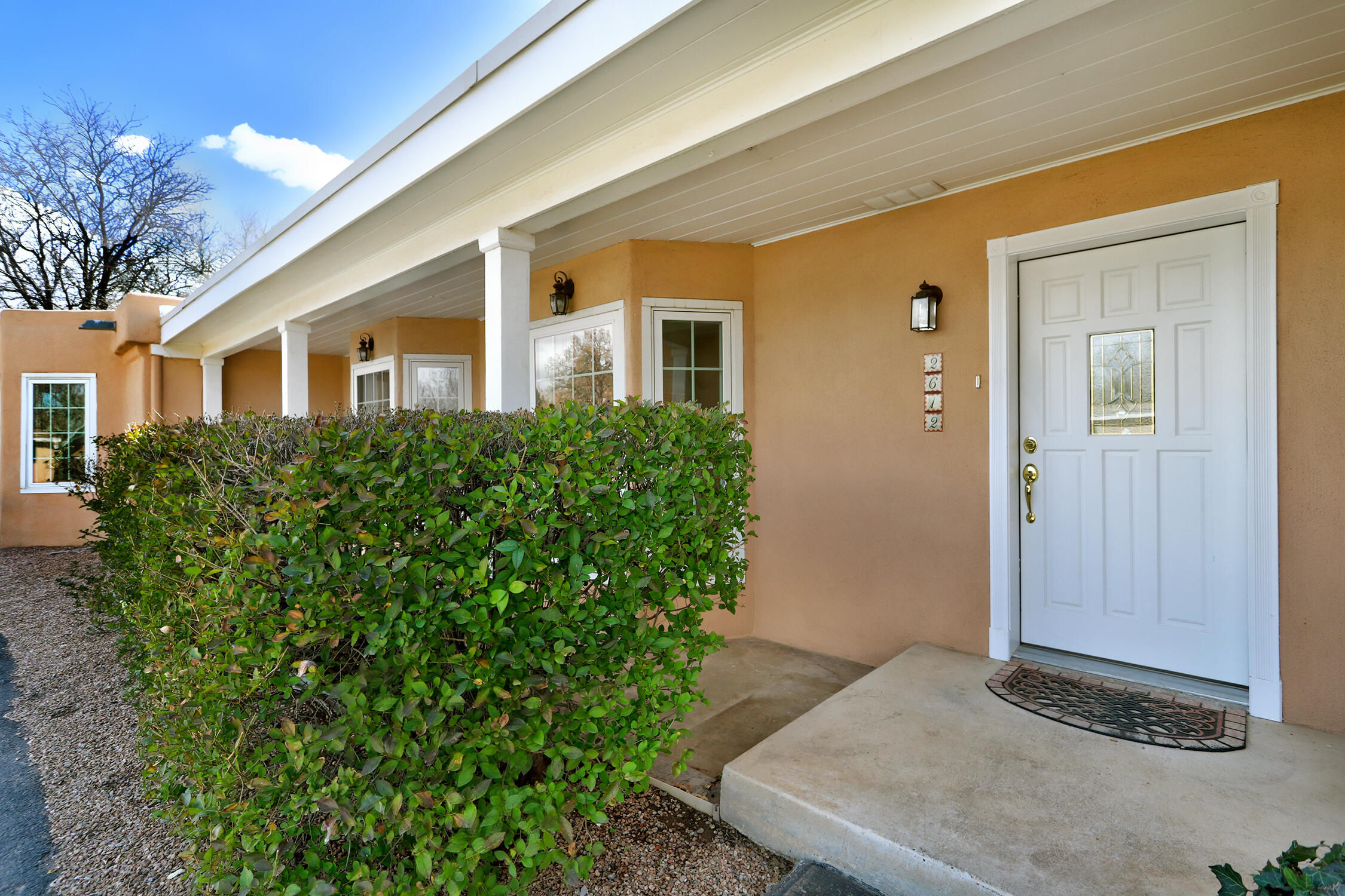 2612 ORO VISTA Road NW