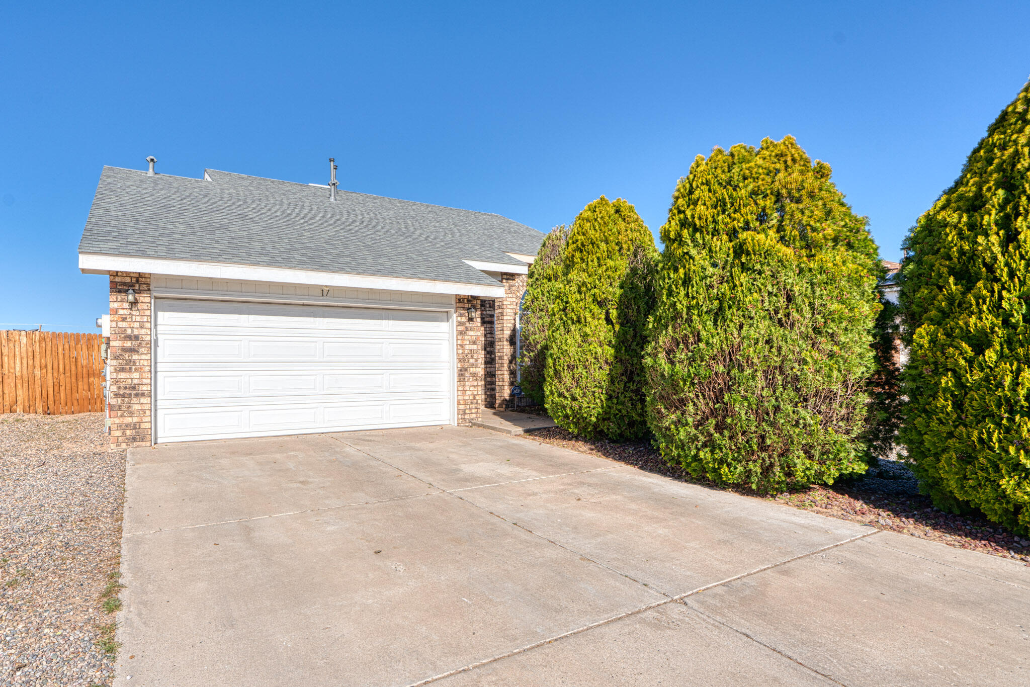 17 APACHE PLUME Road