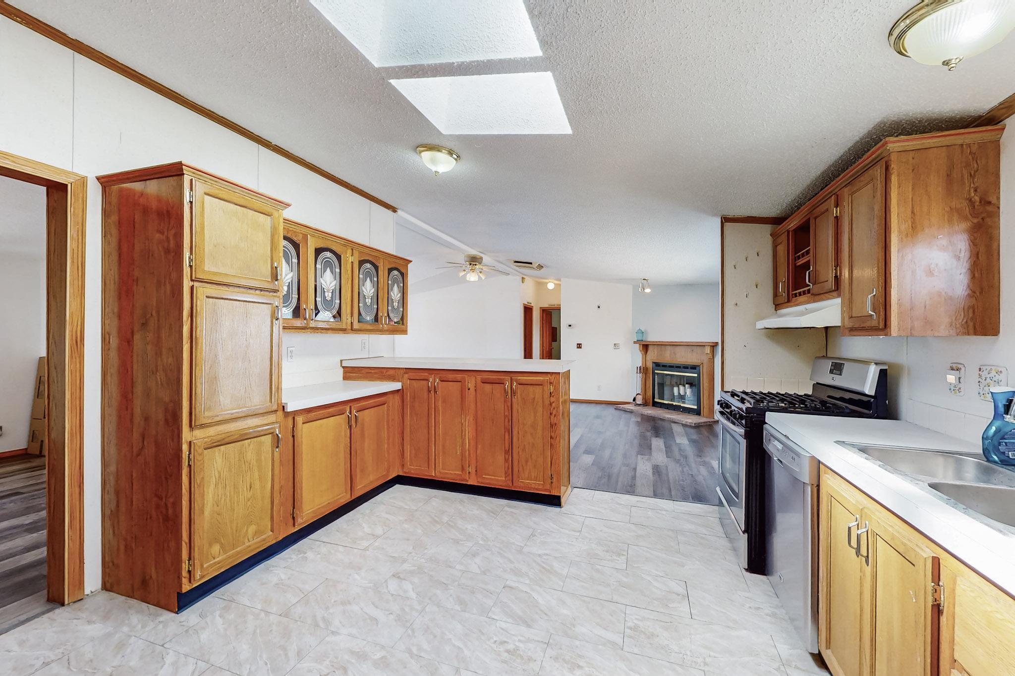 25 WEAVER Road