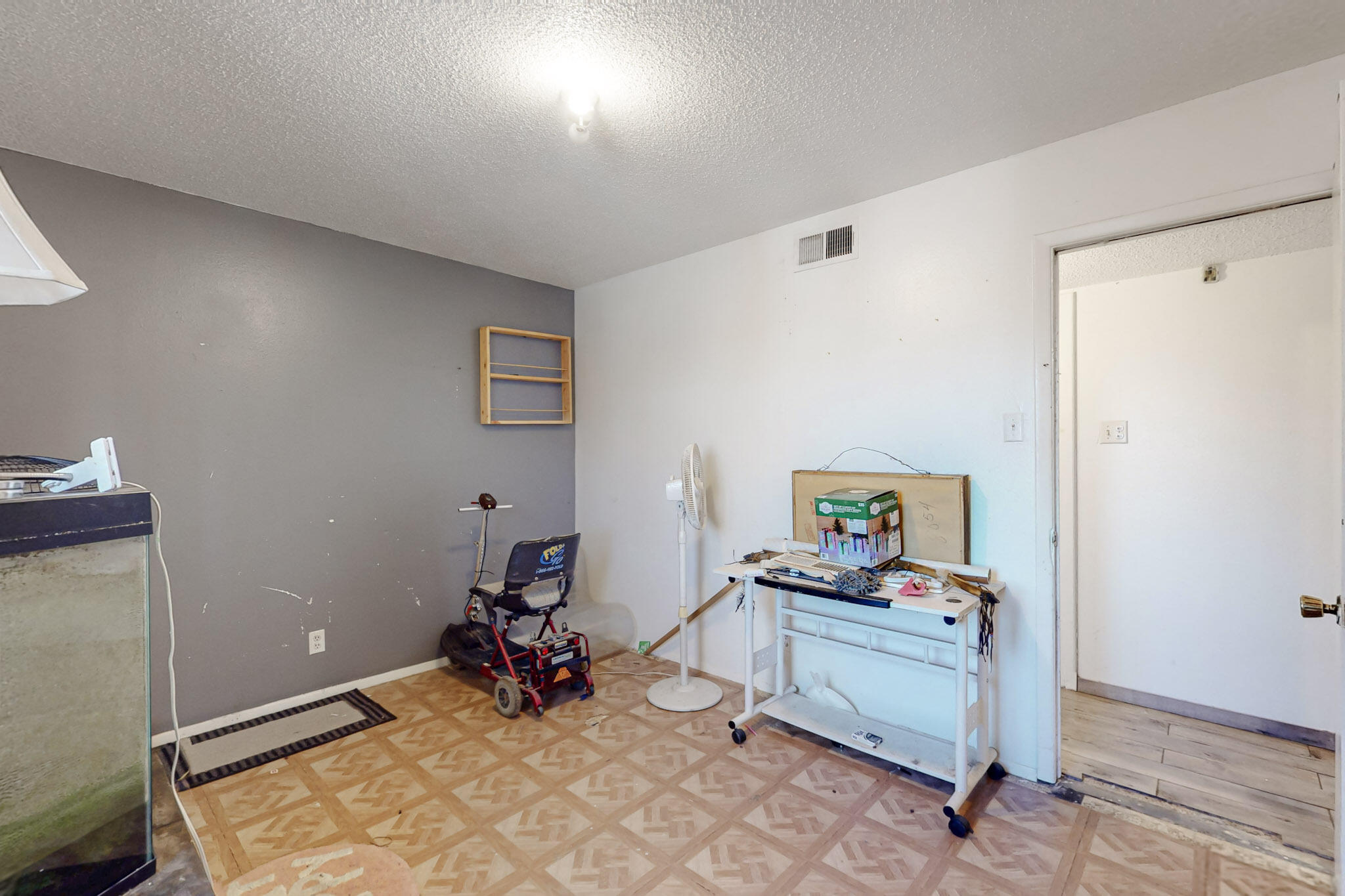 513 NUVES Court NW