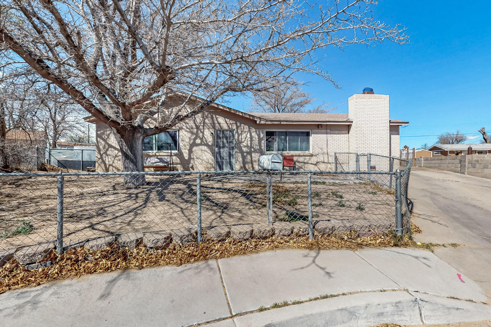 513 NUVES Court NW