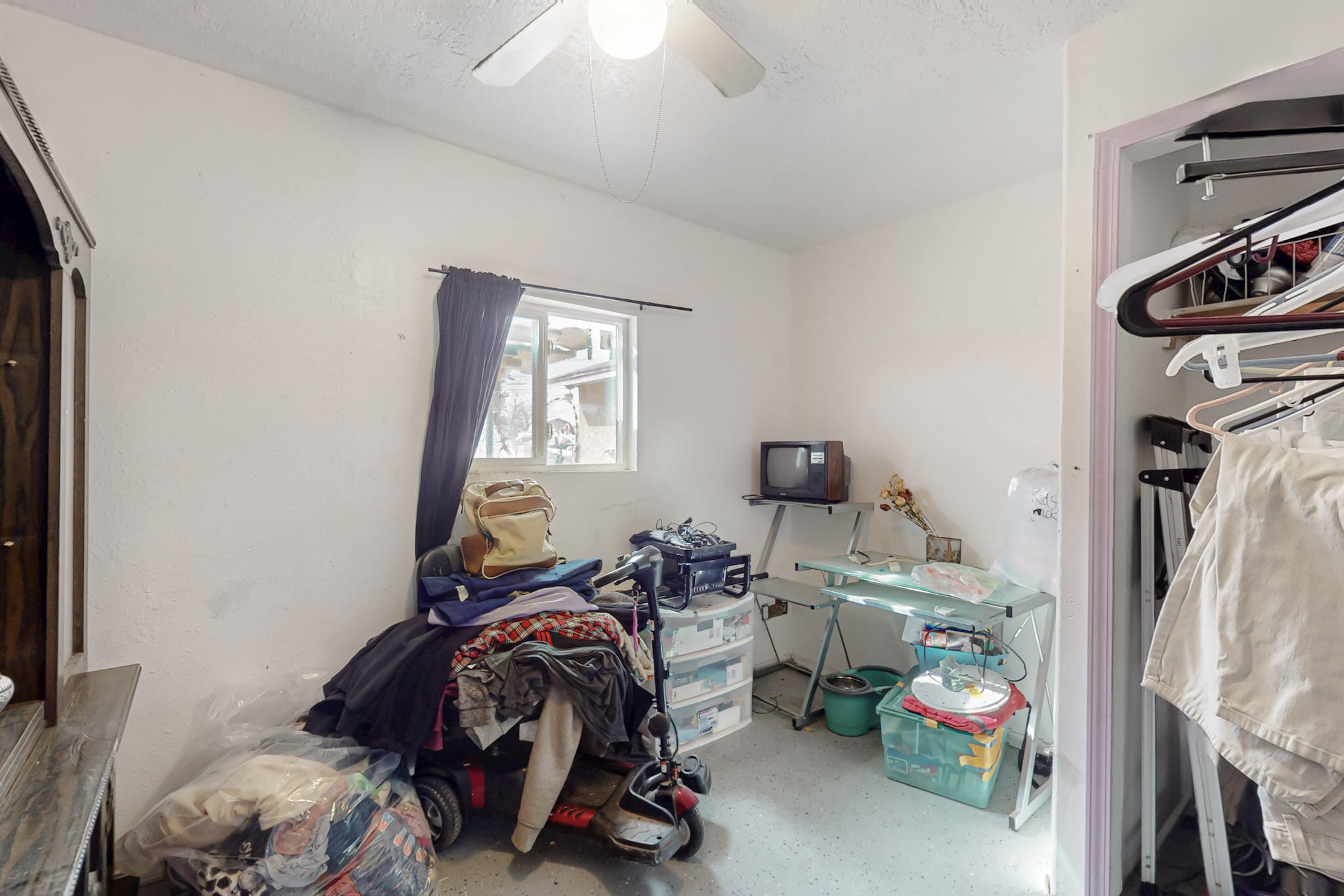 513 NUVES Court NW