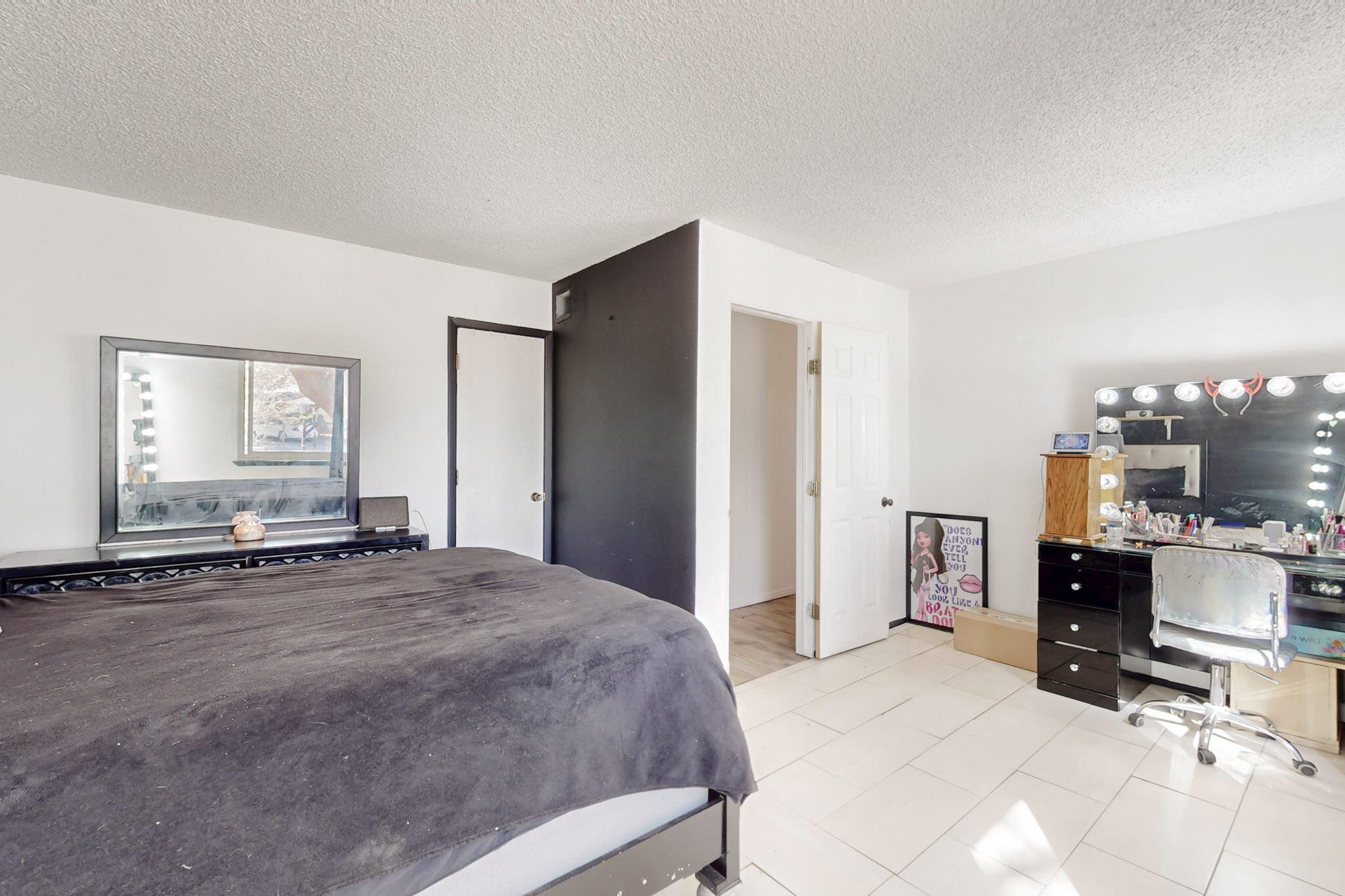 513 NUVES Court NW