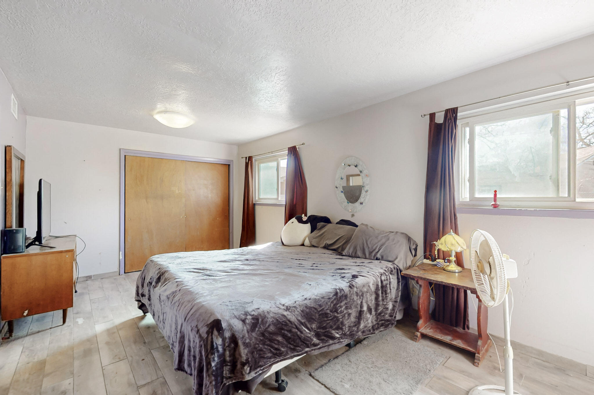 513 NUVES Court NW