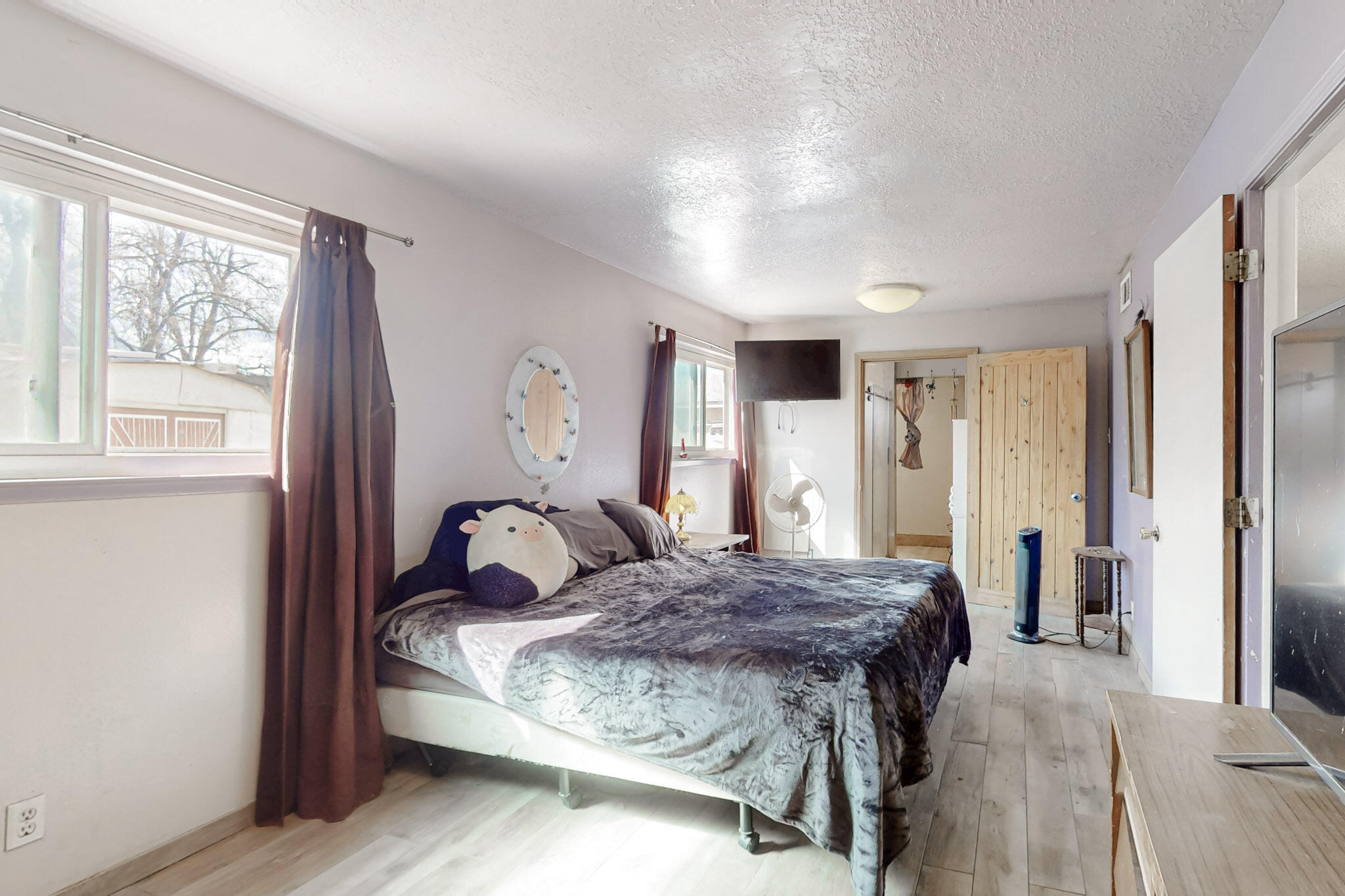 513 NUVES Court NW