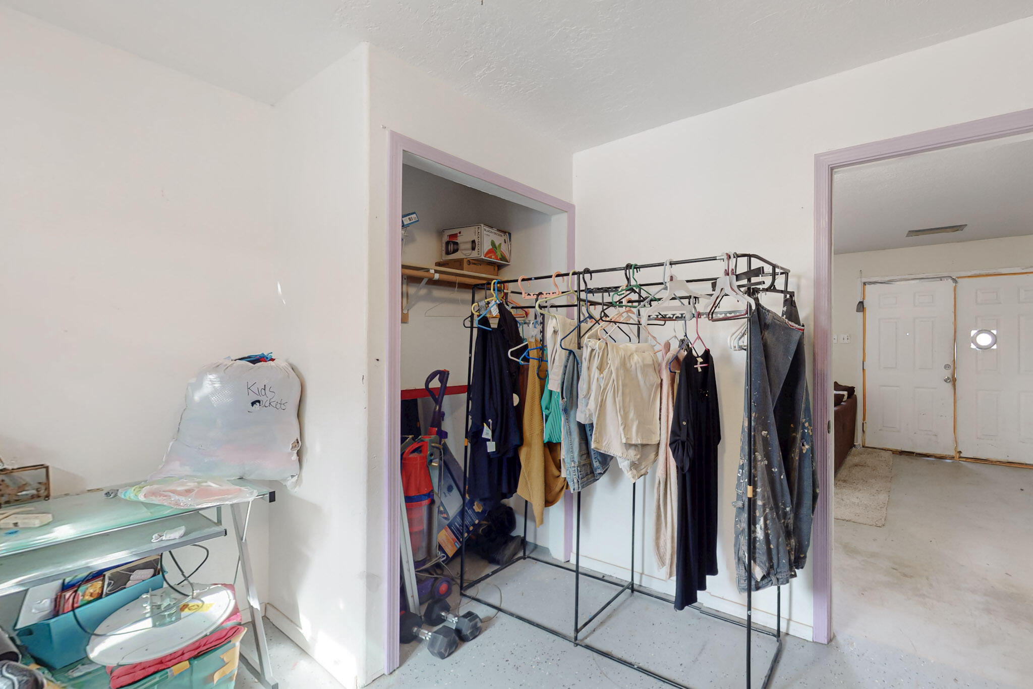 513 NUVES Court NW