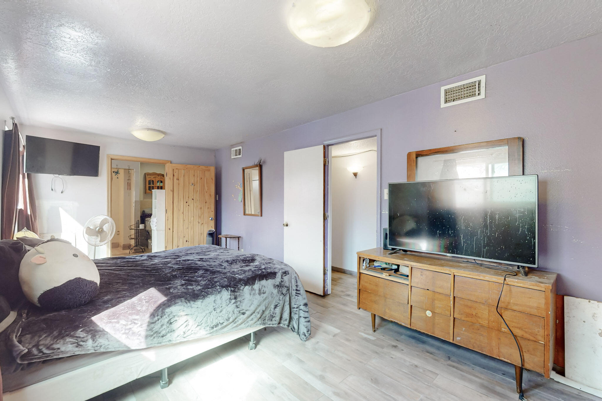 513 NUVES Court NW