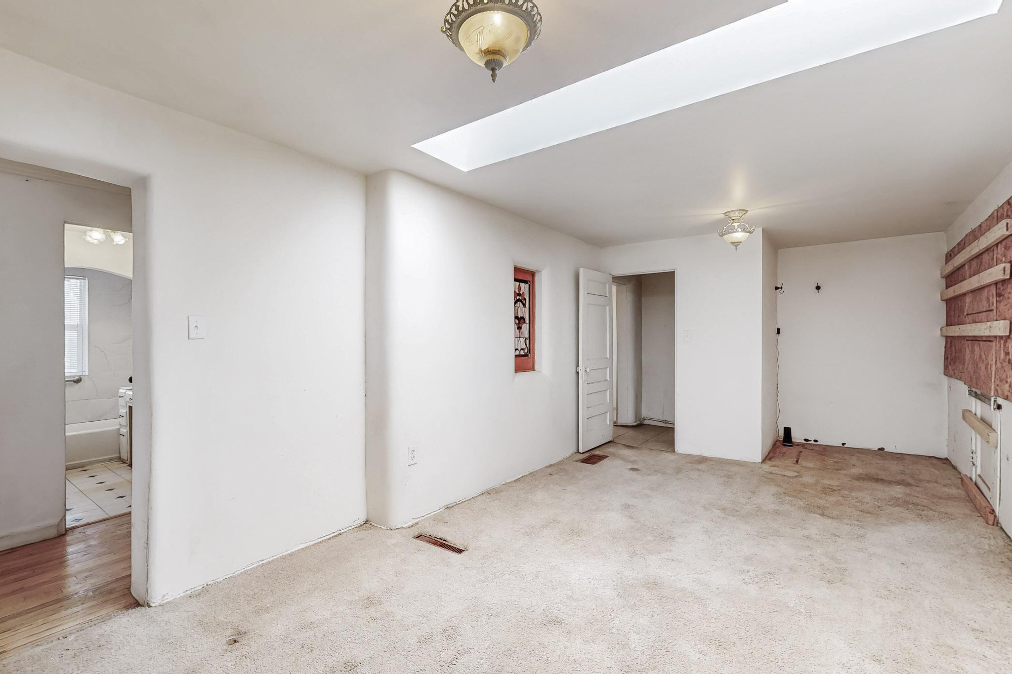 321 WISCONSIN Street NE