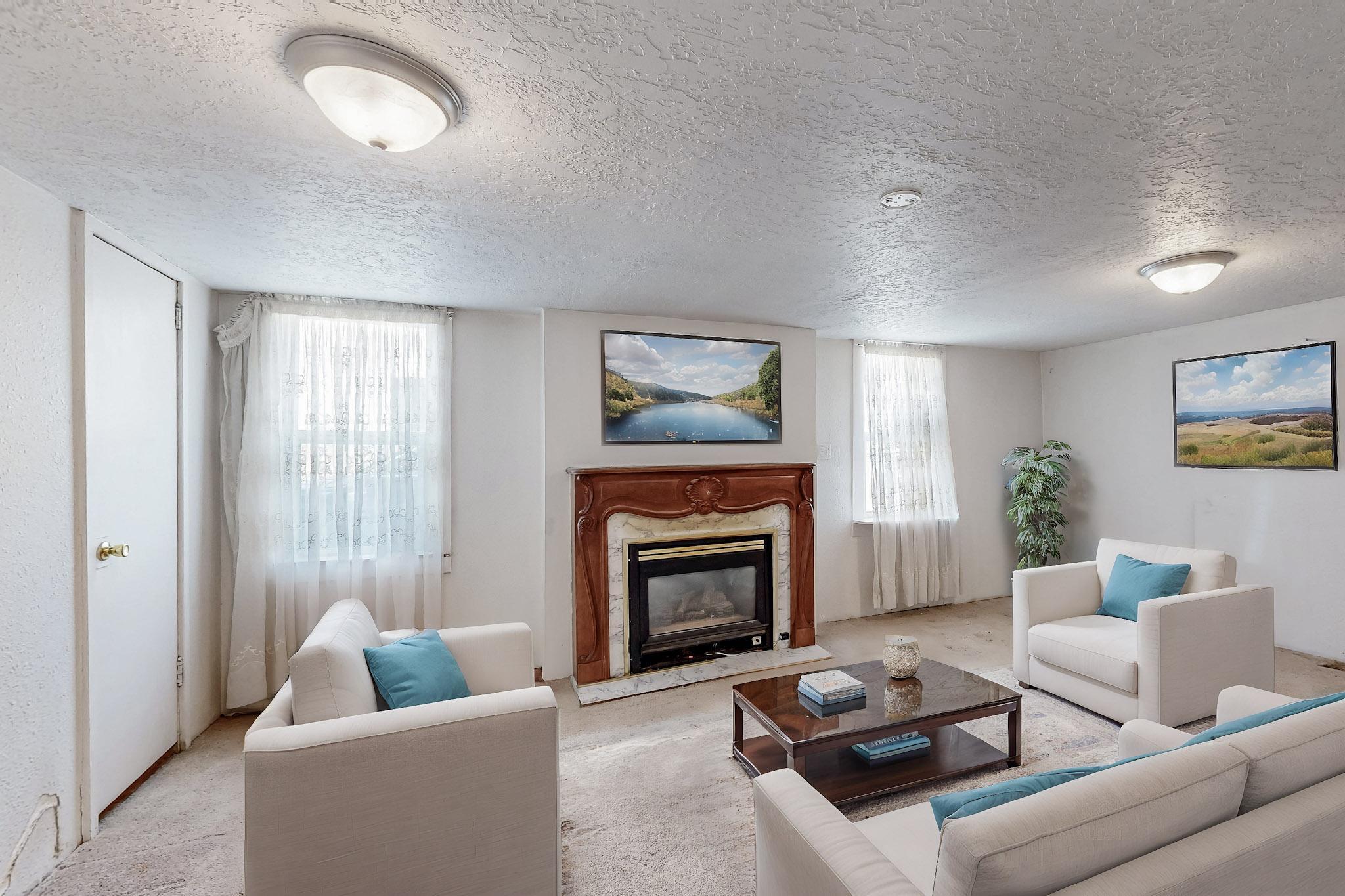 321 WISCONSIN Street NE