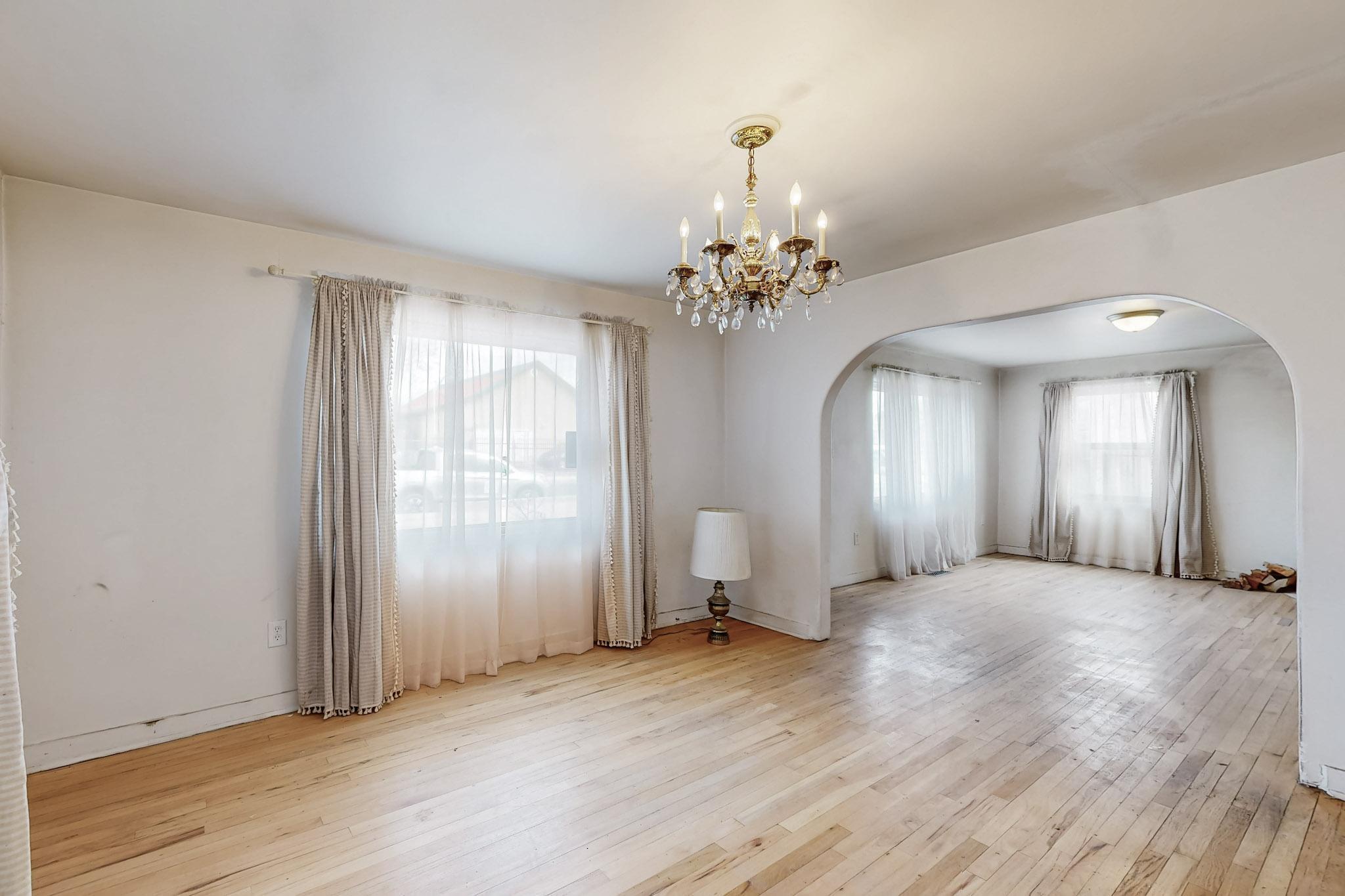 321 WISCONSIN Street NE