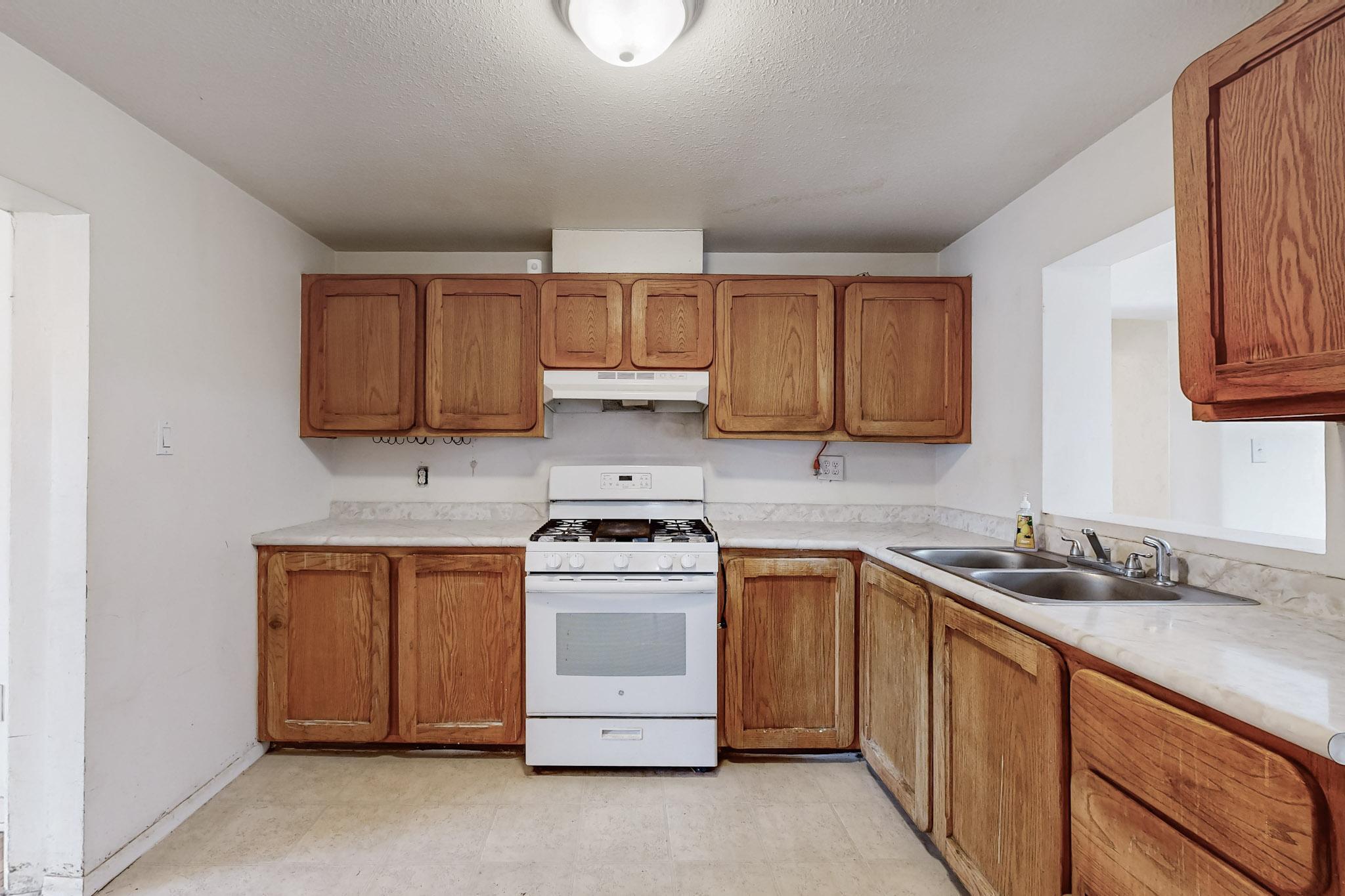 321 WISCONSIN Street NE