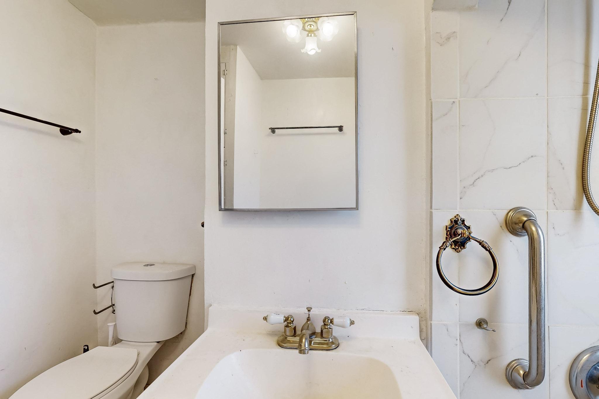 321 WISCONSIN Street NE