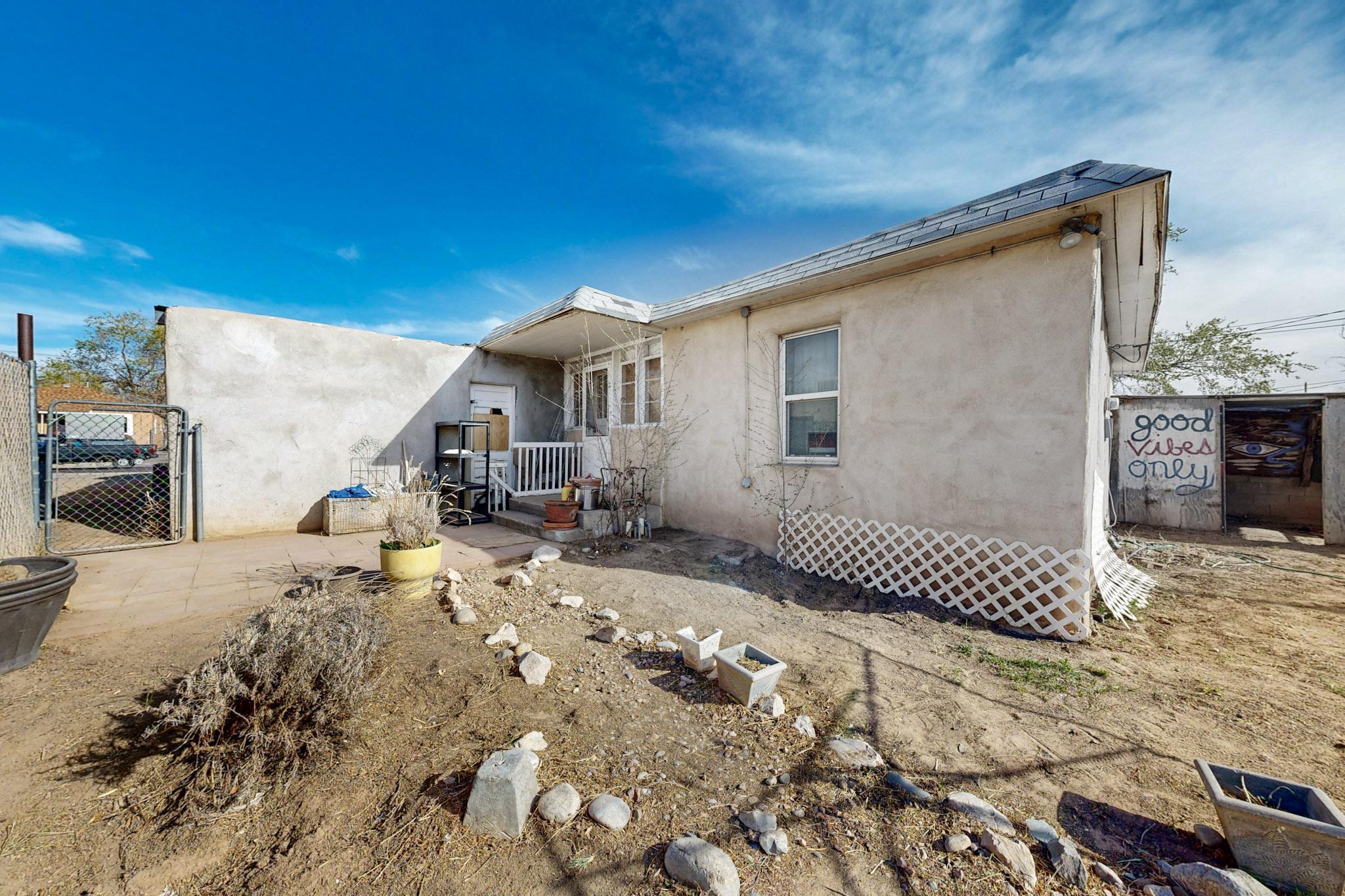 321 WISCONSIN Street NE