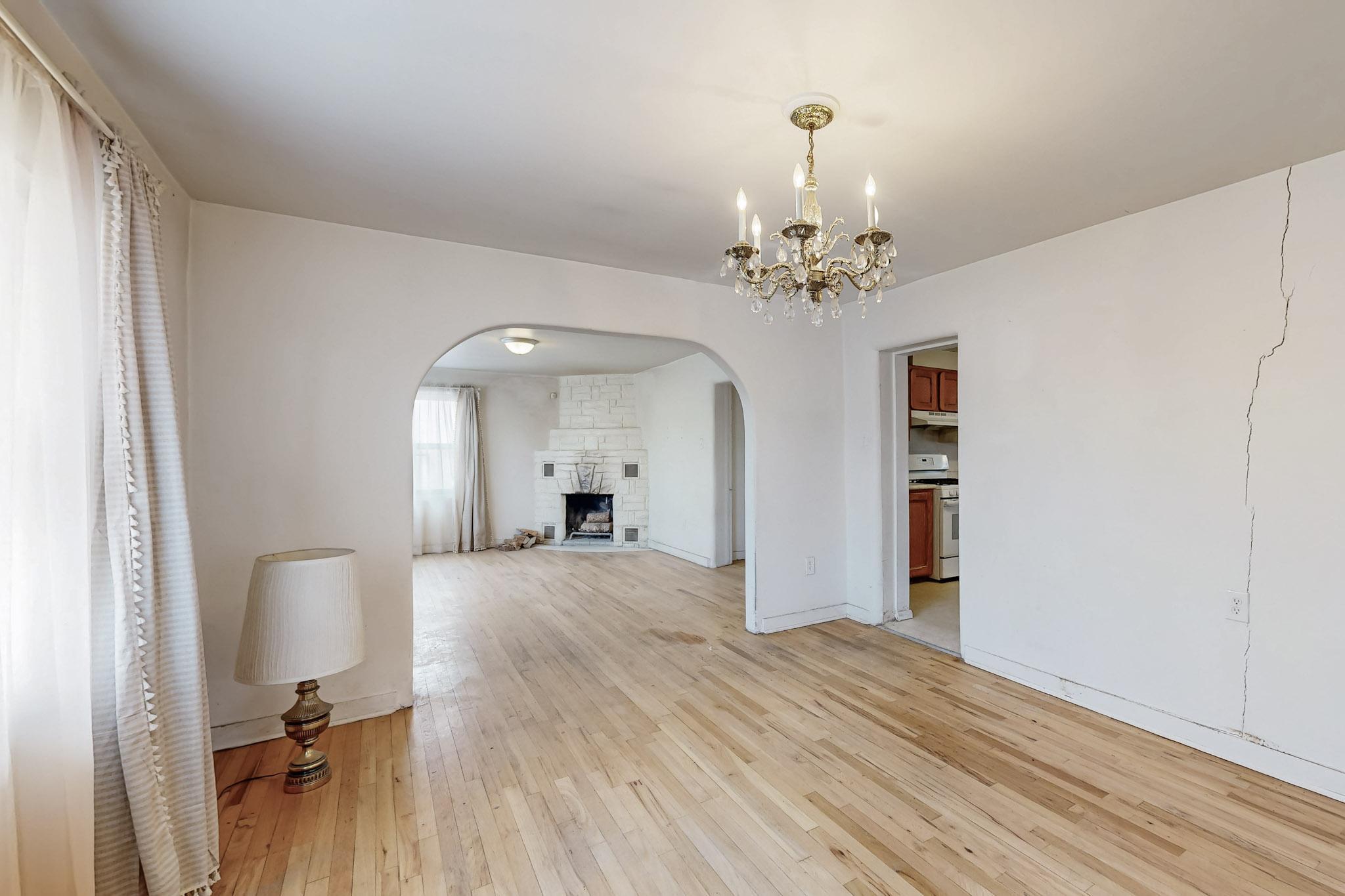 321 WISCONSIN Street NE