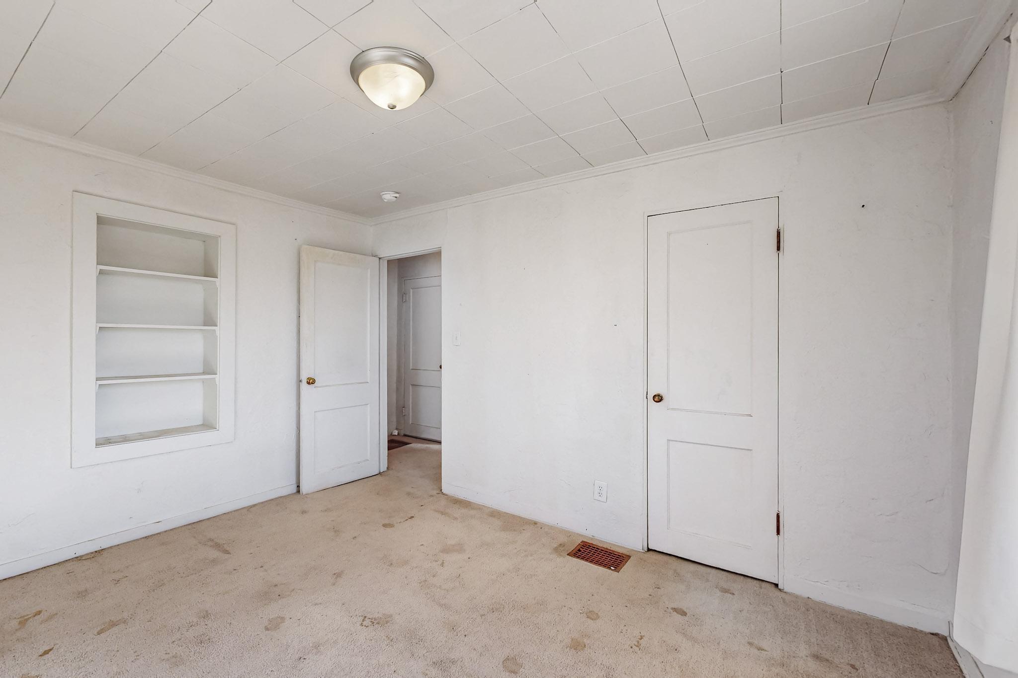 321 WISCONSIN Street NE