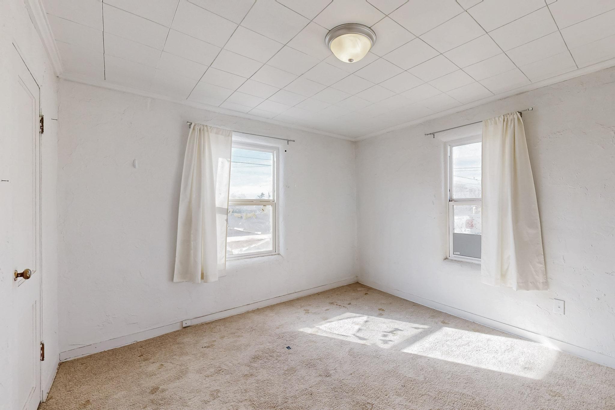 321 WISCONSIN Street NE