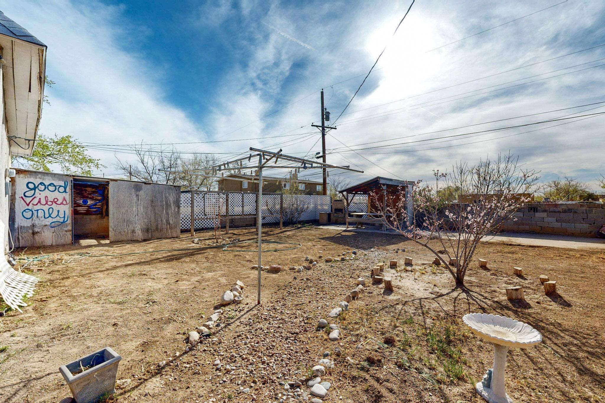 321 WISCONSIN Street NE