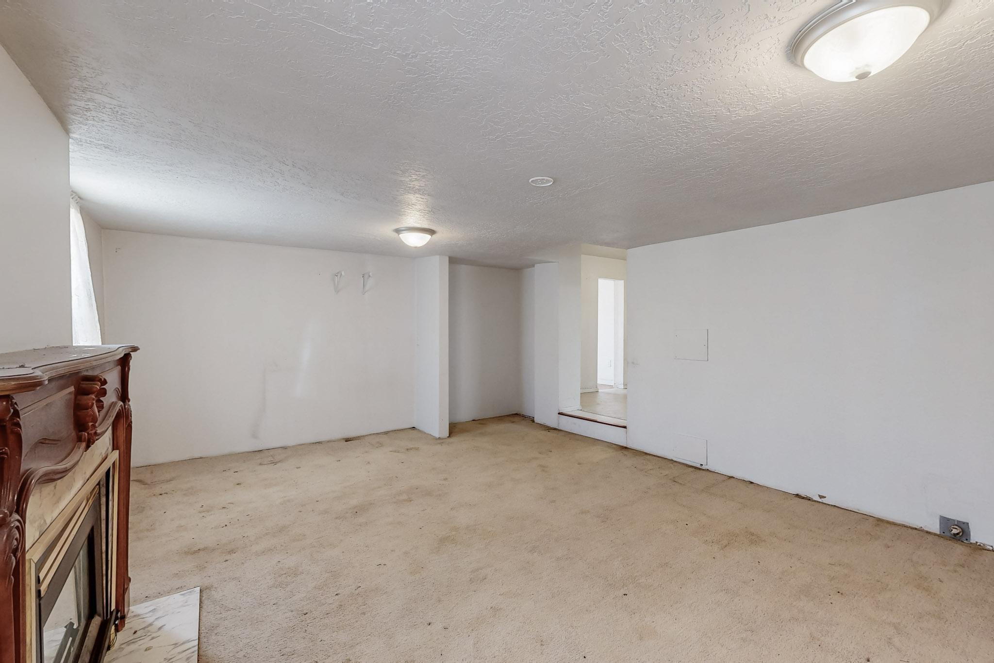 321 WISCONSIN Street NE