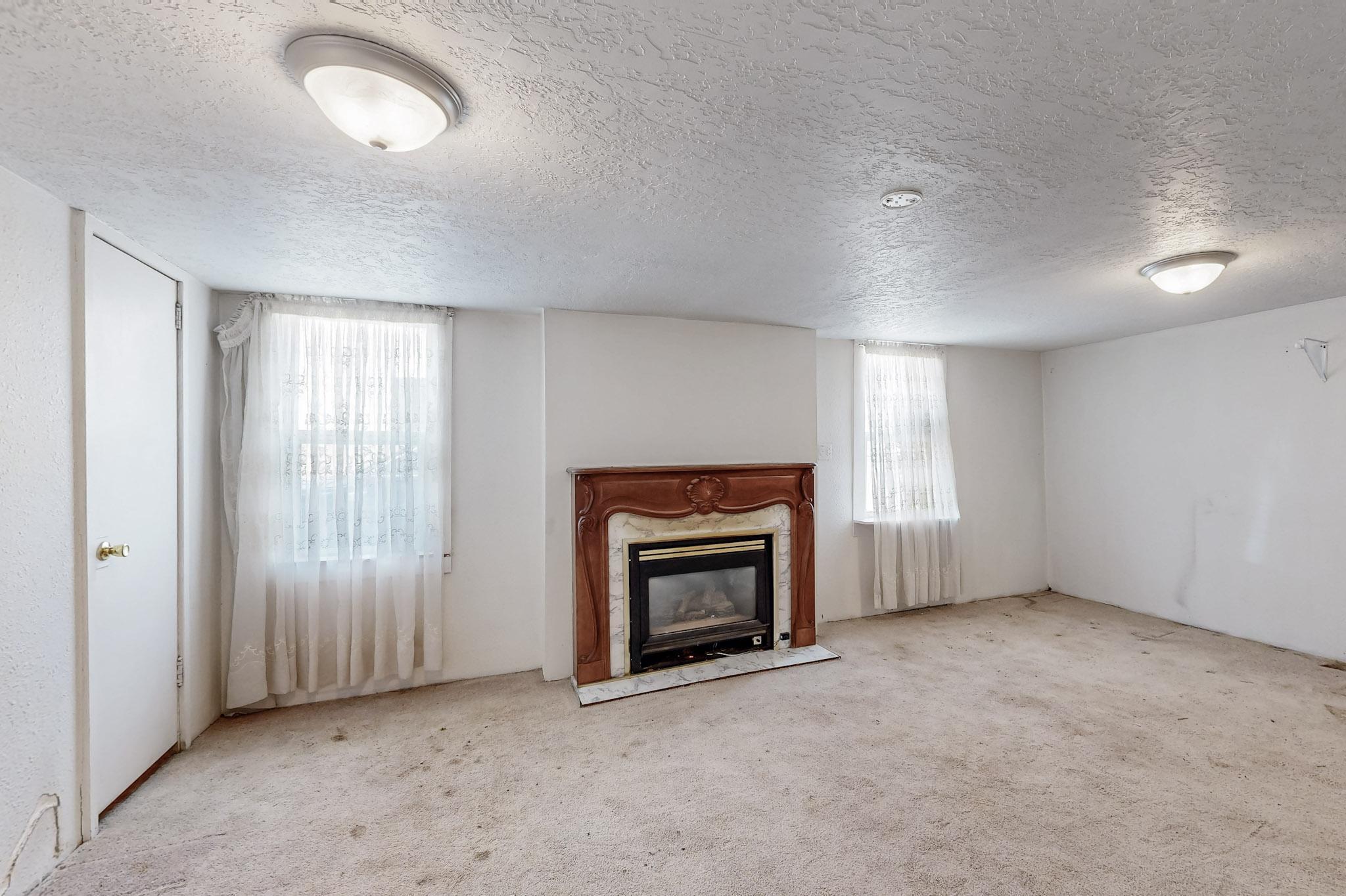 321 WISCONSIN Street NE