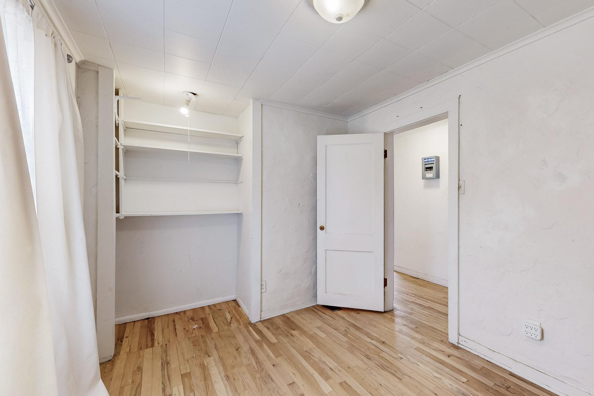 321 WISCONSIN Street NE