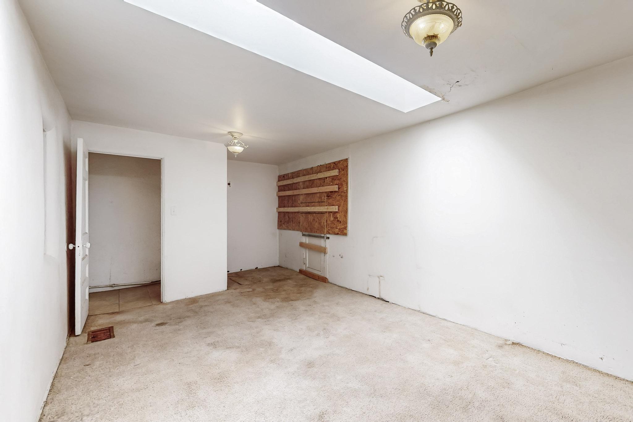 321 WISCONSIN Street NE